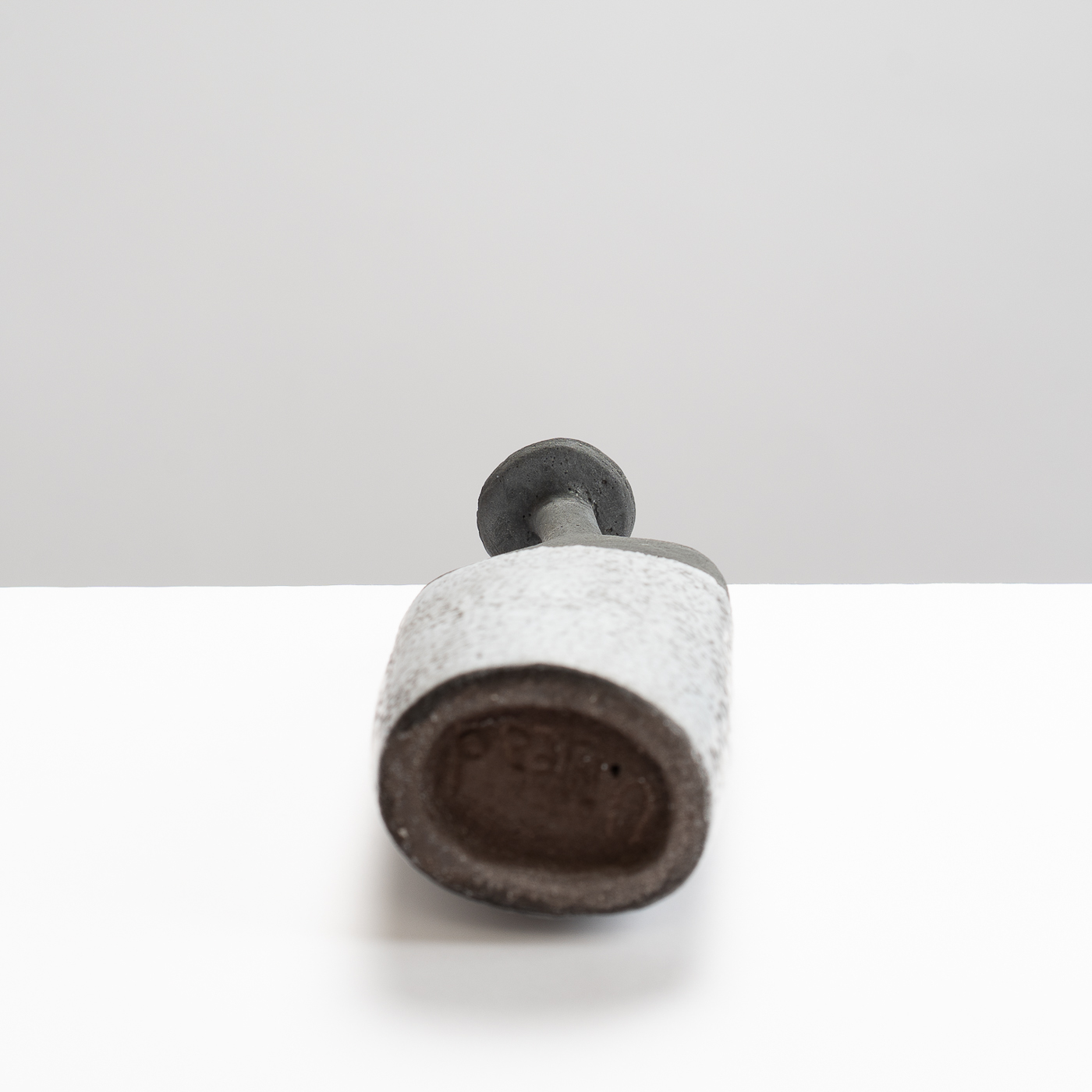 UM590Y23 Bottle Form