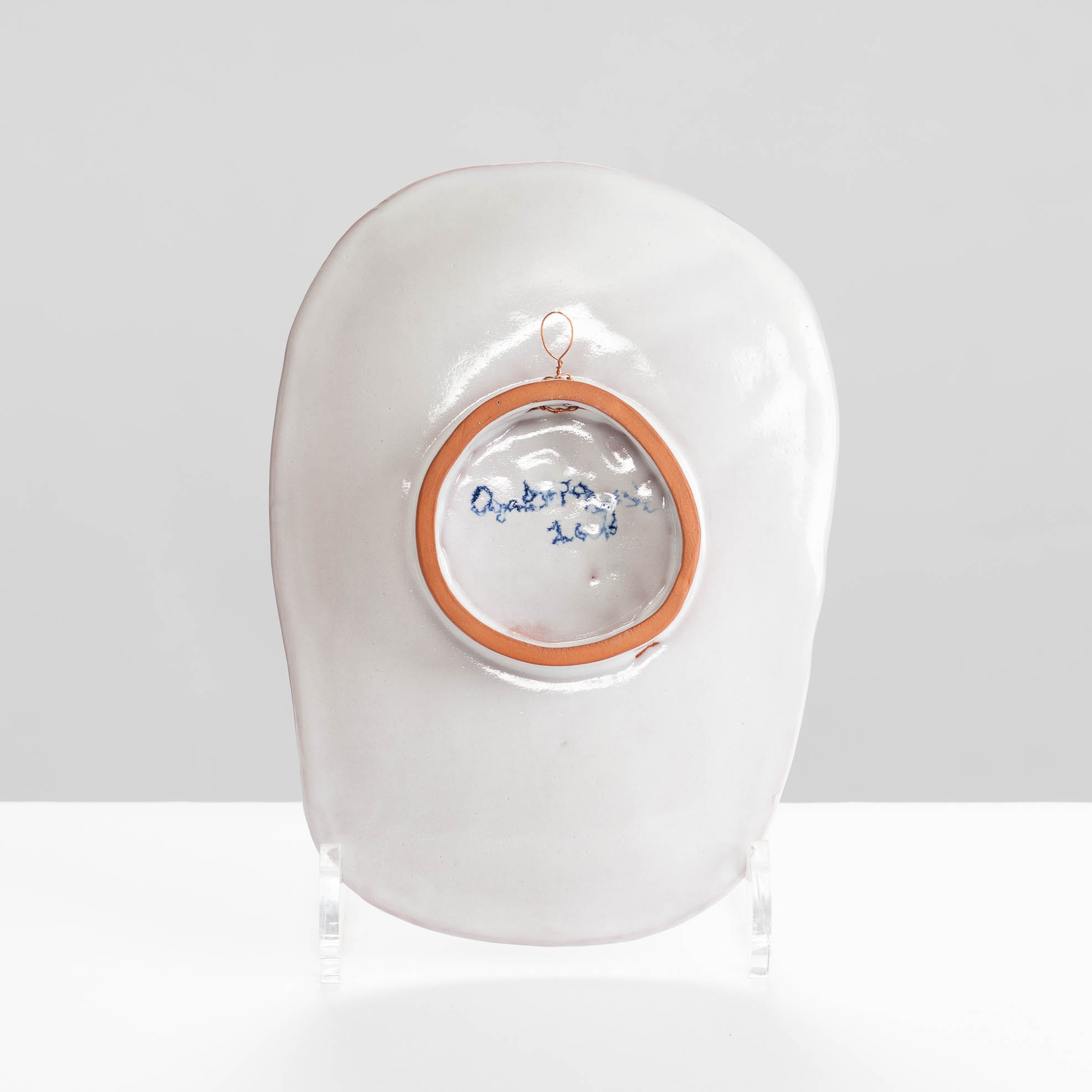 AM386Y42 Listening to the Wind