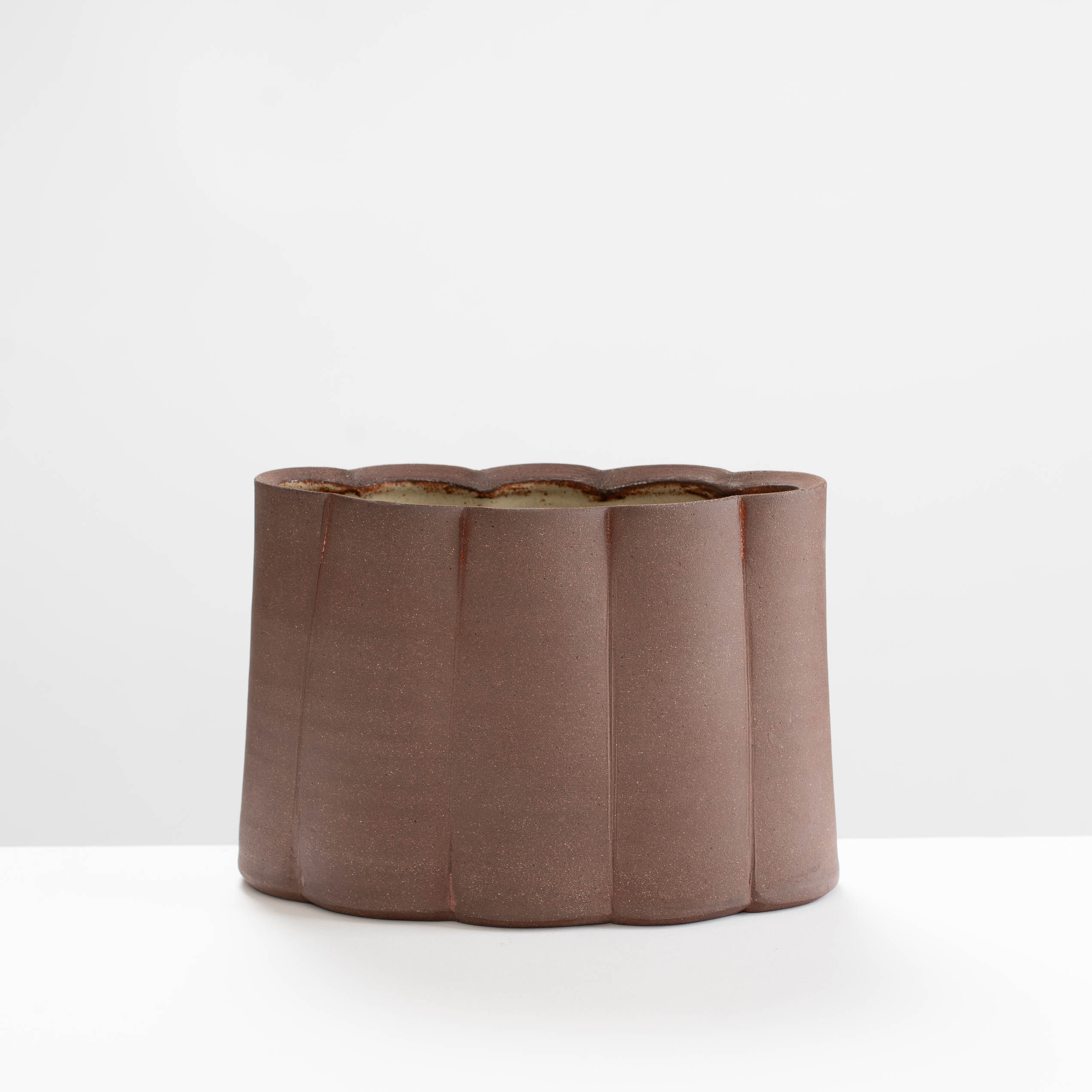 AY299Y429 Scalloped Vase