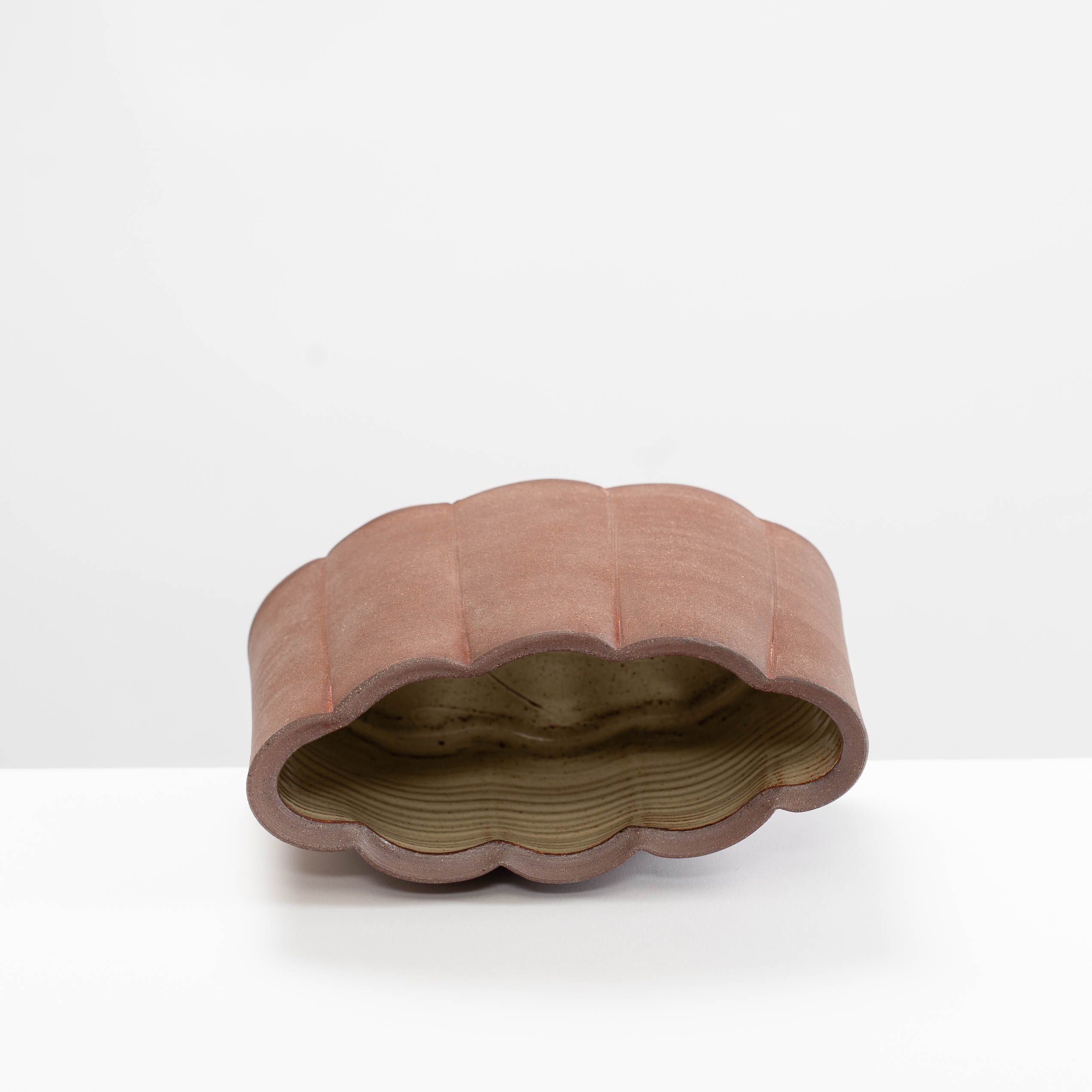 AY299Y429 Scalloped Vase