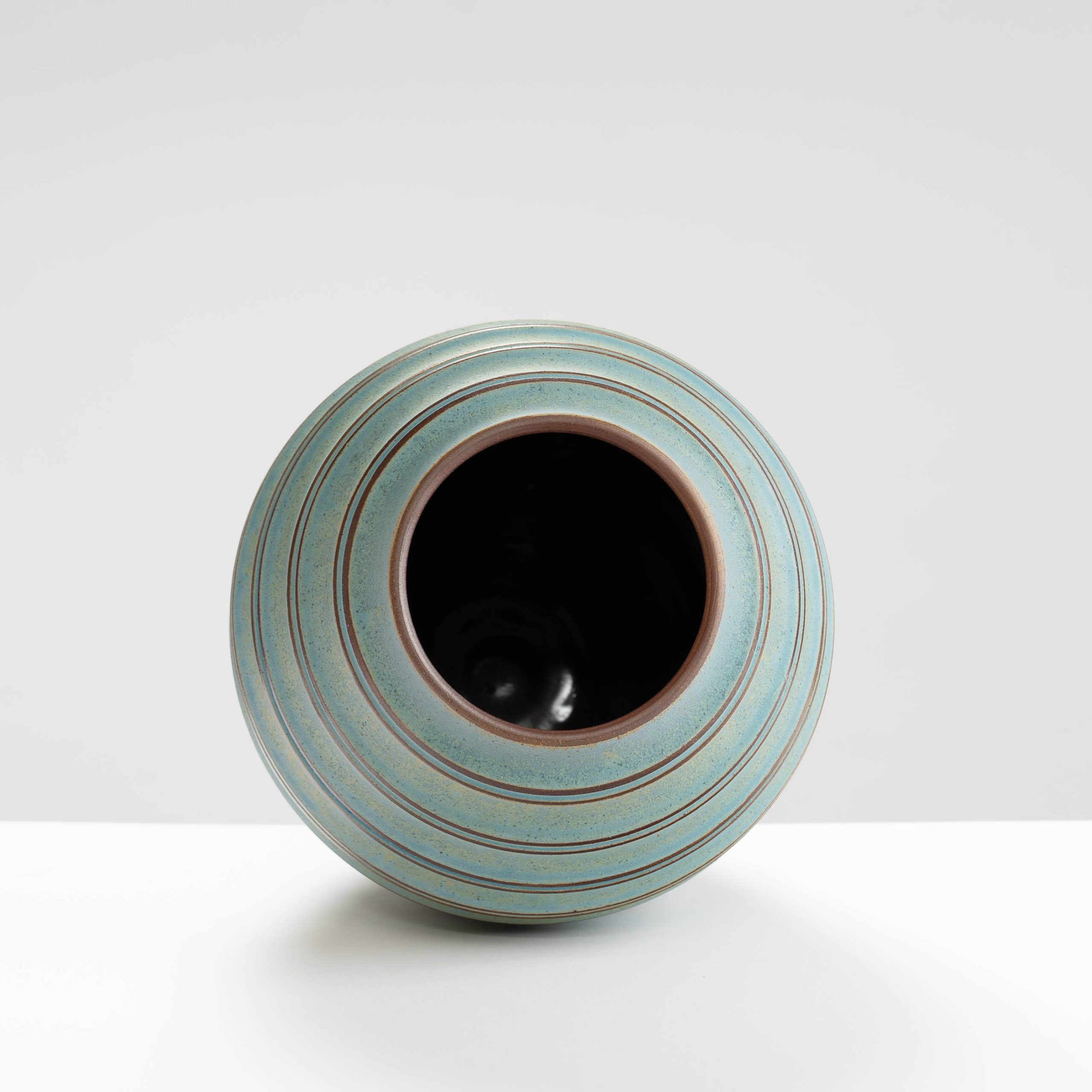 EM183Y927 Medium Lantern