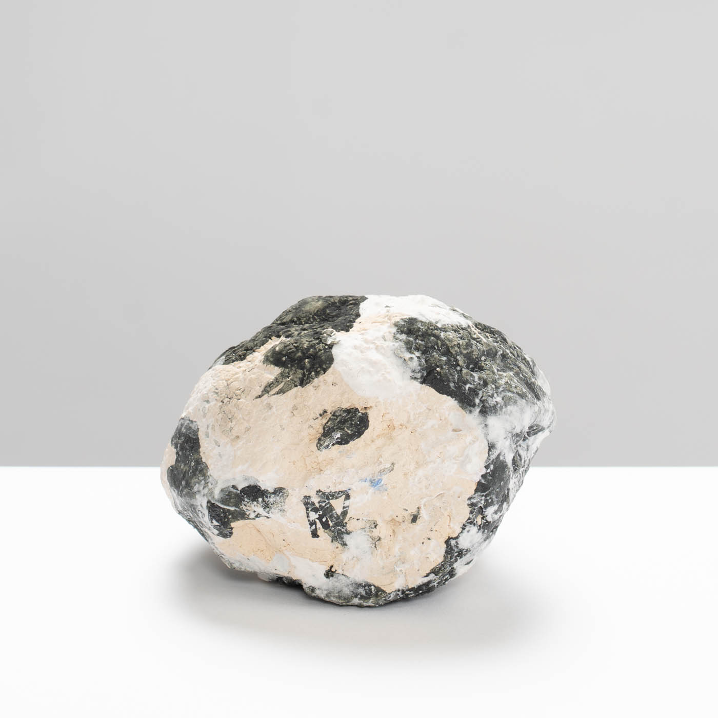 MP452Y50 Black/White Bottle