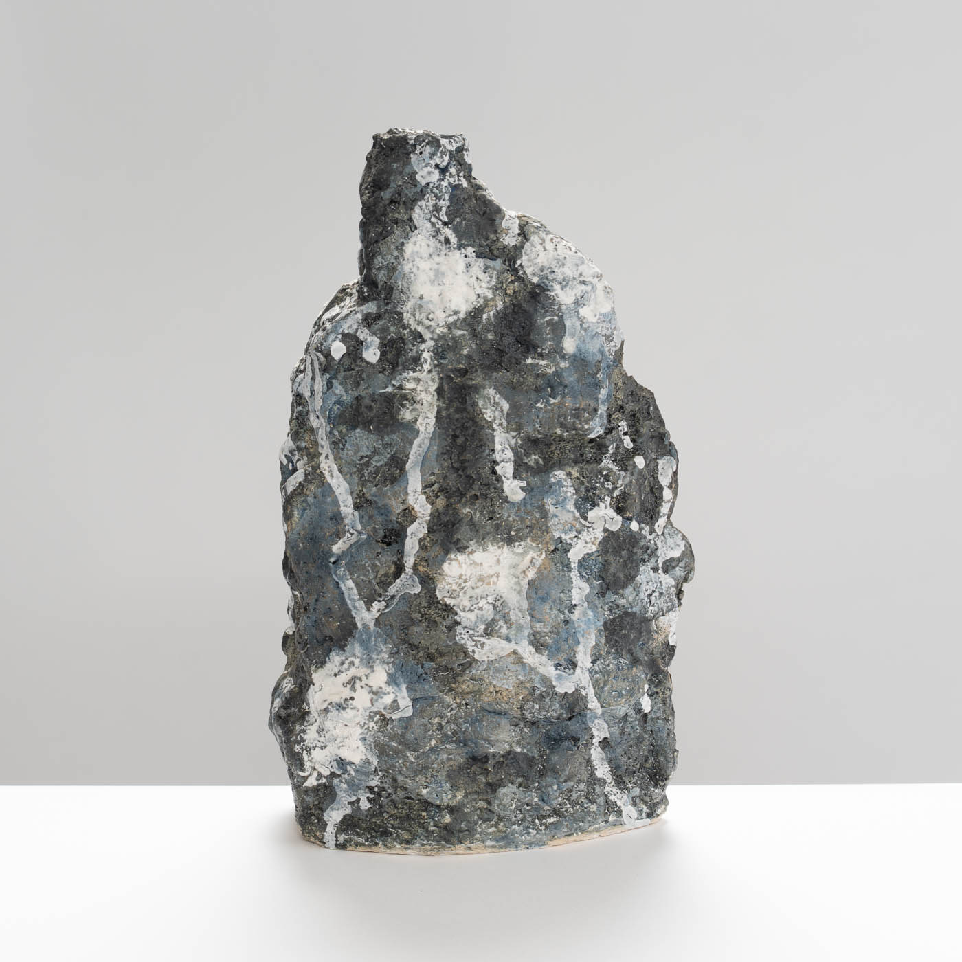 MP452Y52 Black/White Drip Bottle