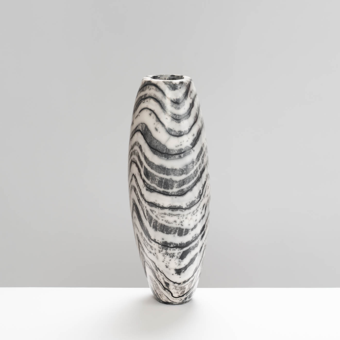 MS459Y79 Medium Lewisian Gneiss Vessel