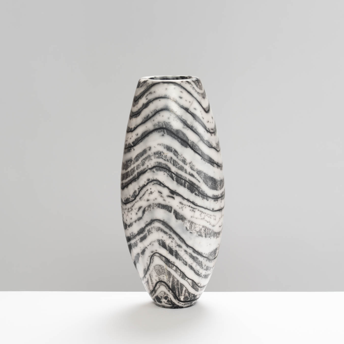 MS459Y79 Medium Lewisian Gneiss Vessel