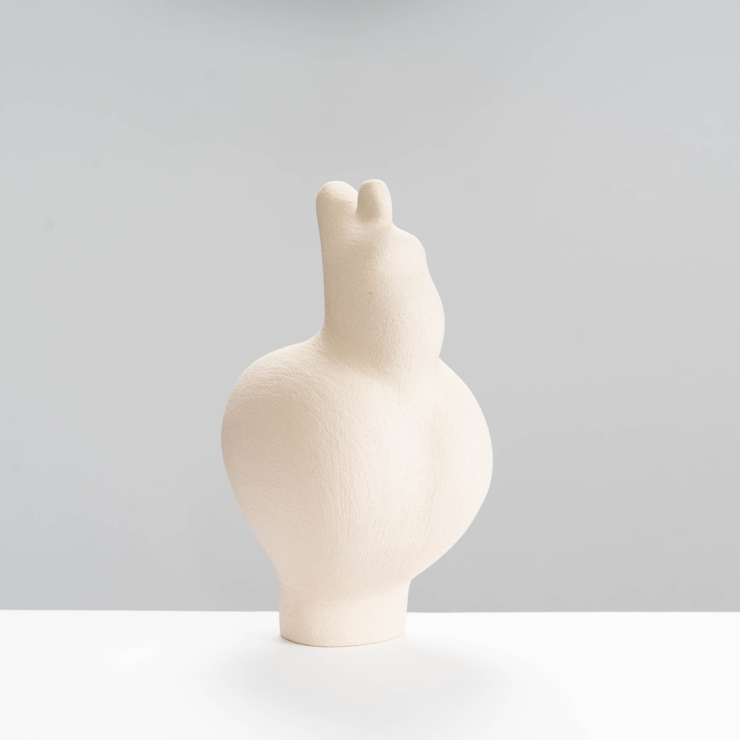 RP591Y7 Woman Sculpture 251