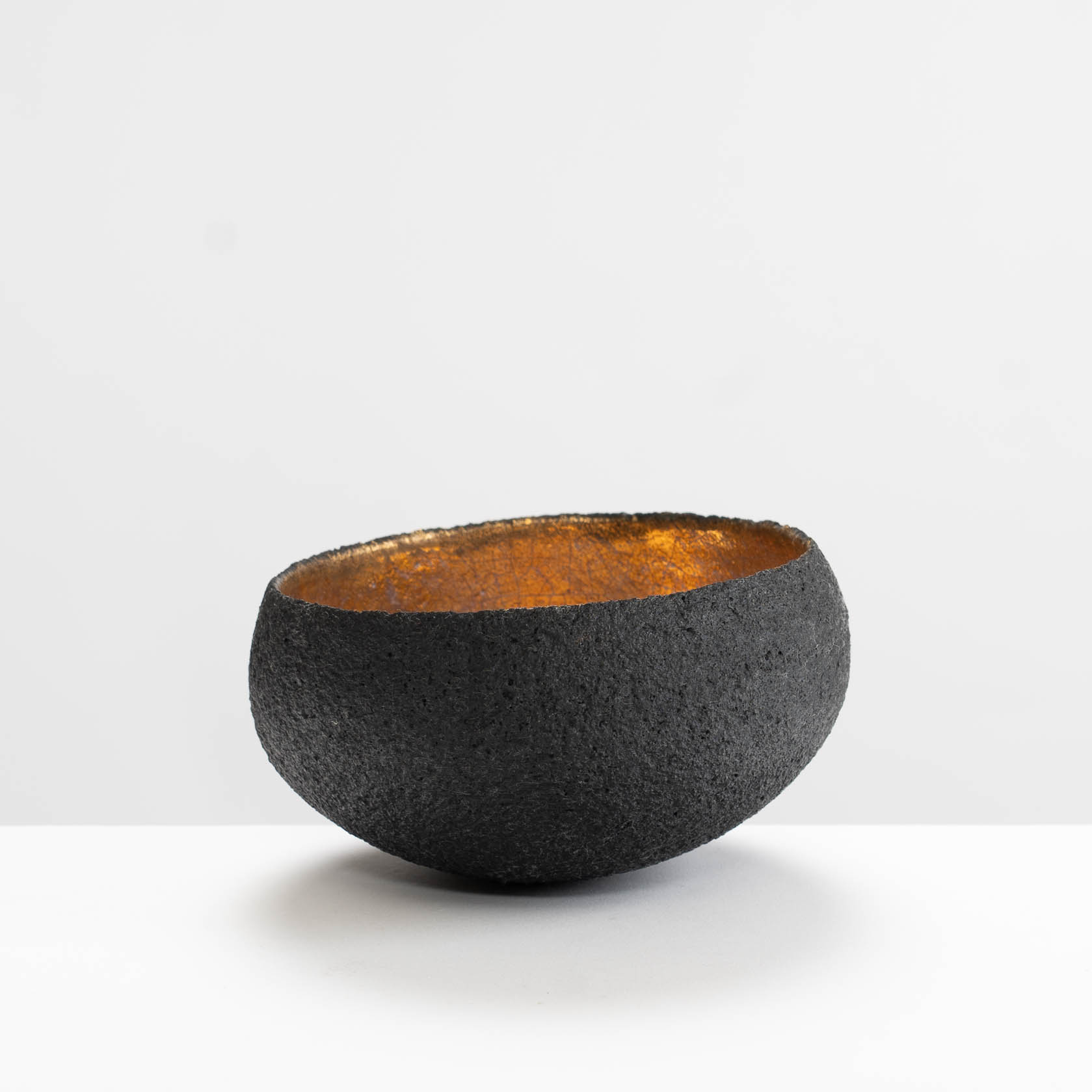 SF209Y929 Medium Black/Gold Bowl