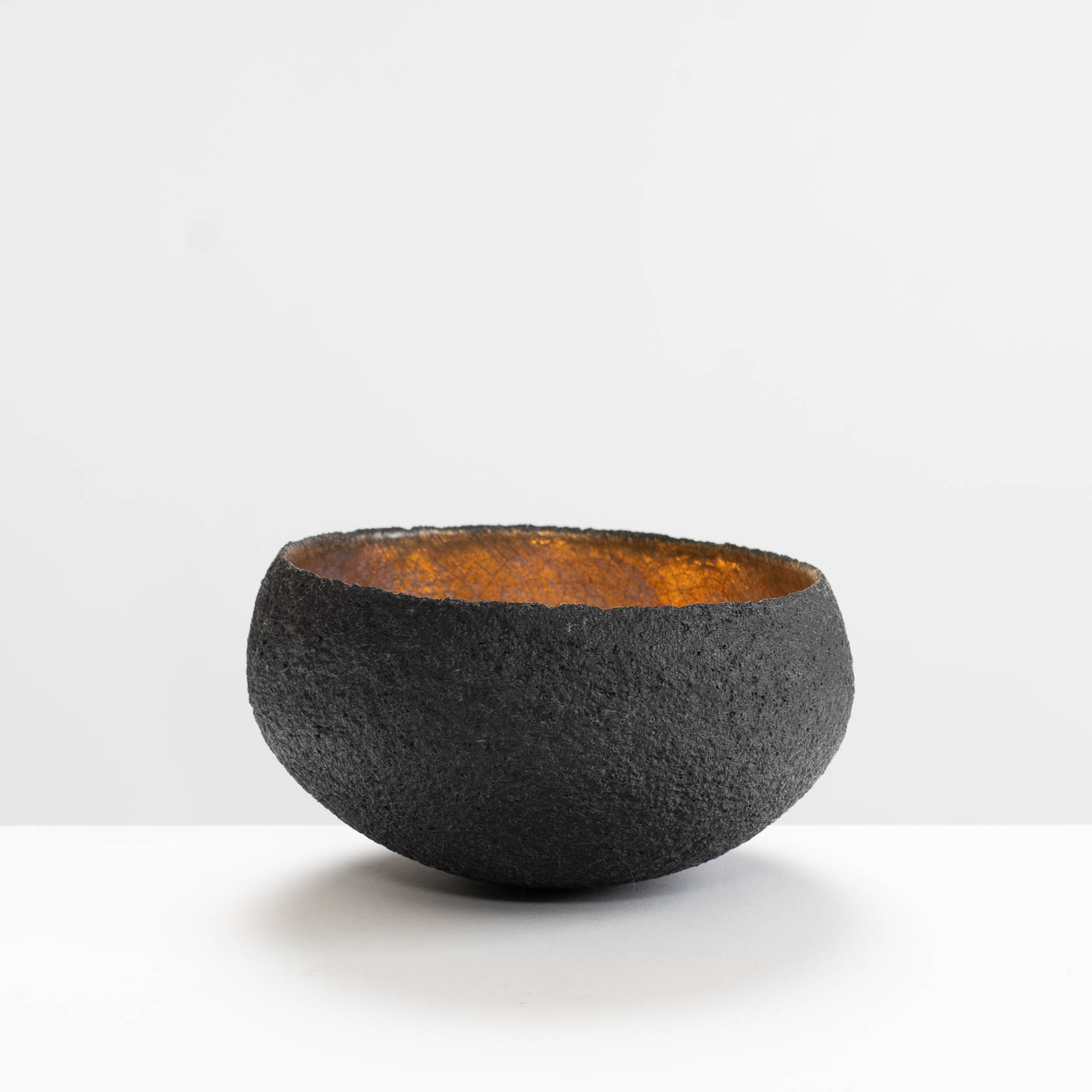 SF209Y929 Medium Black/Gold Bowl