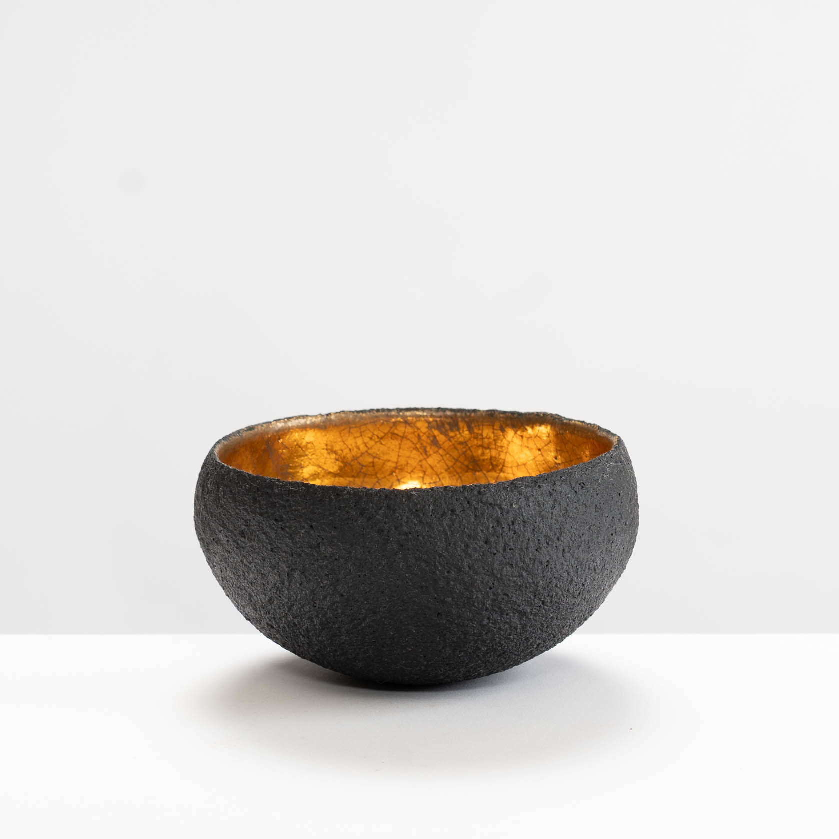 SF209Y931 Medium Black/Gold Bowl