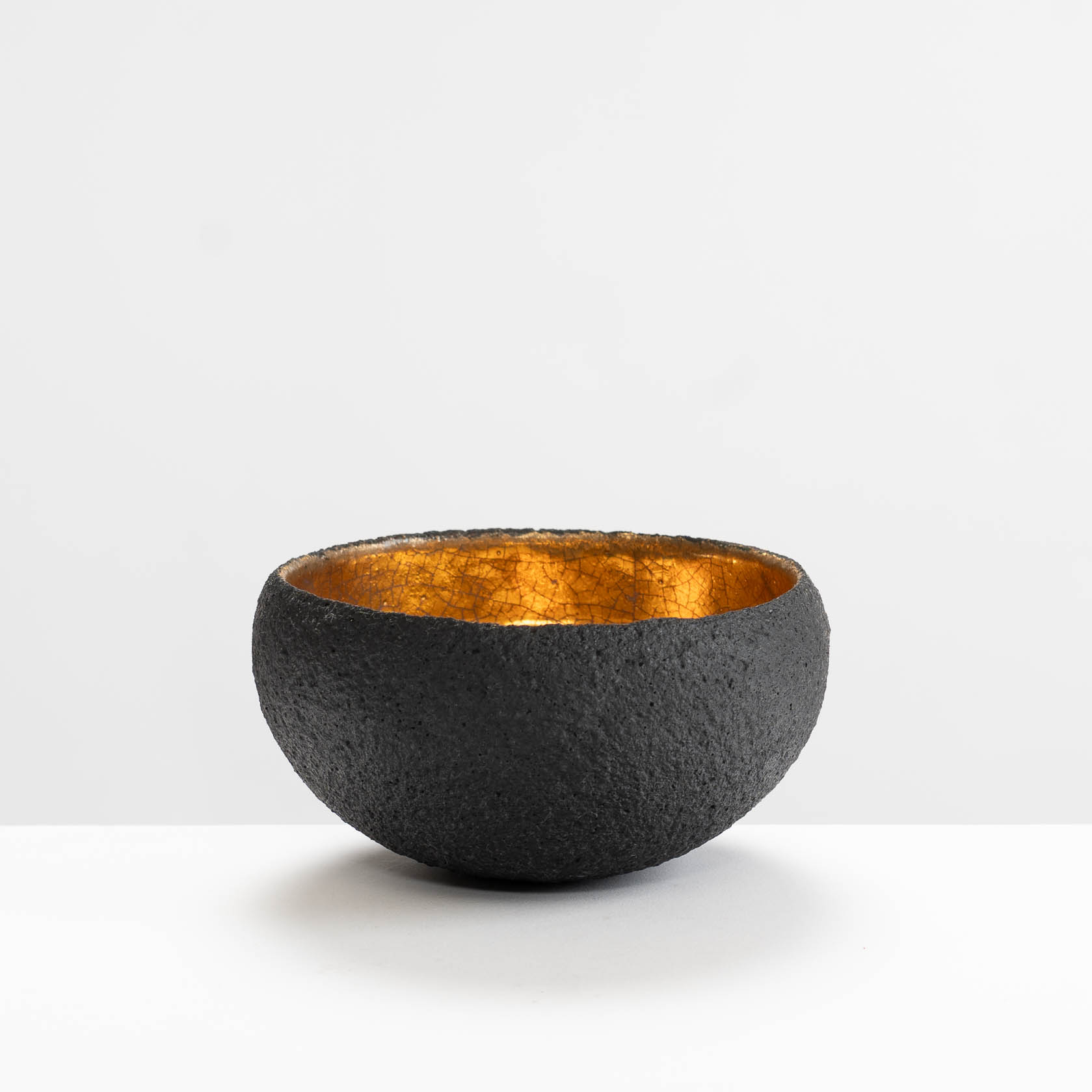 SF209Y931 Medium Black/Gold Bowl