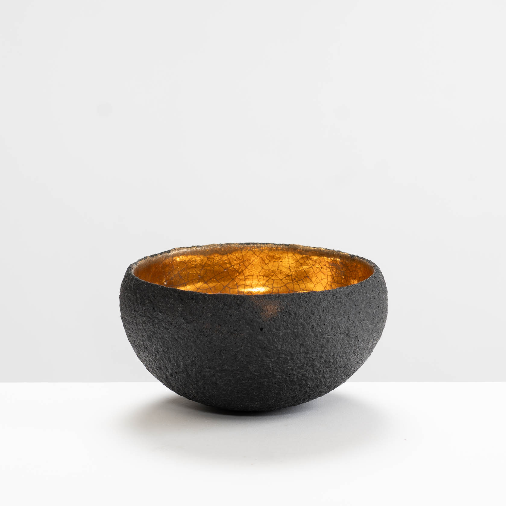 SF209Y931 Medium Black/Gold Bowl