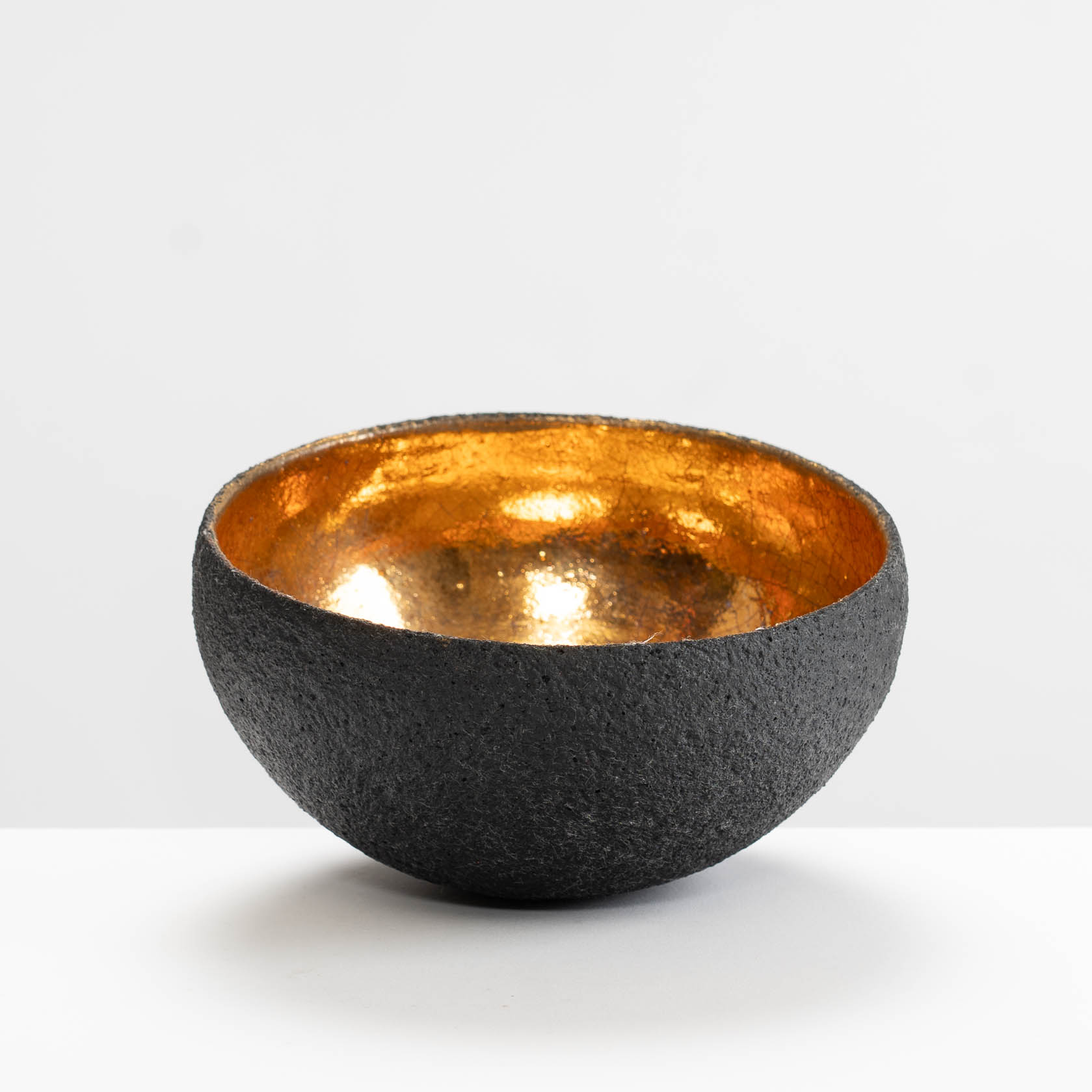 SF209Y933 Large Black/Gold Bowl