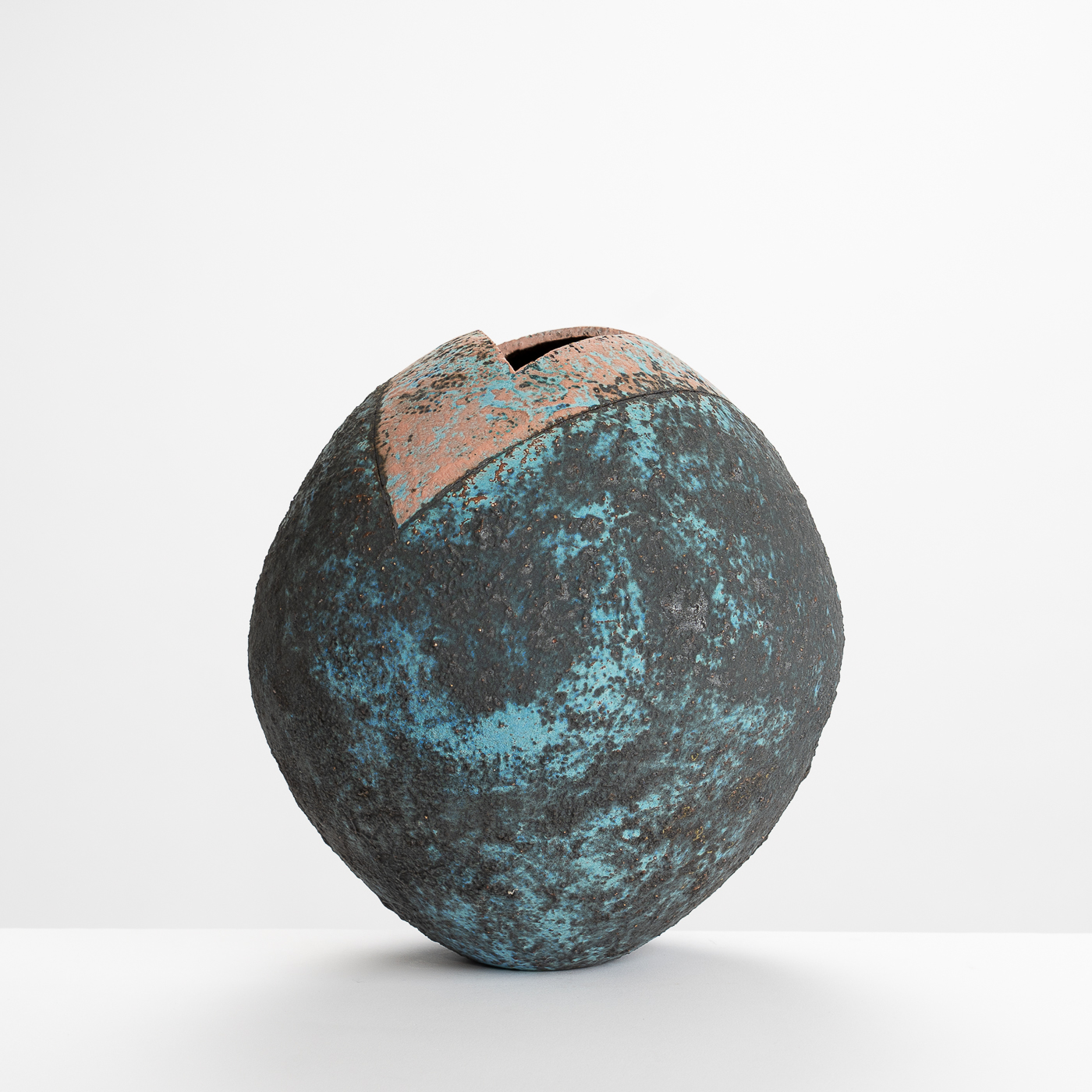 DA253Y97 Vessel Blue/Black and Pink