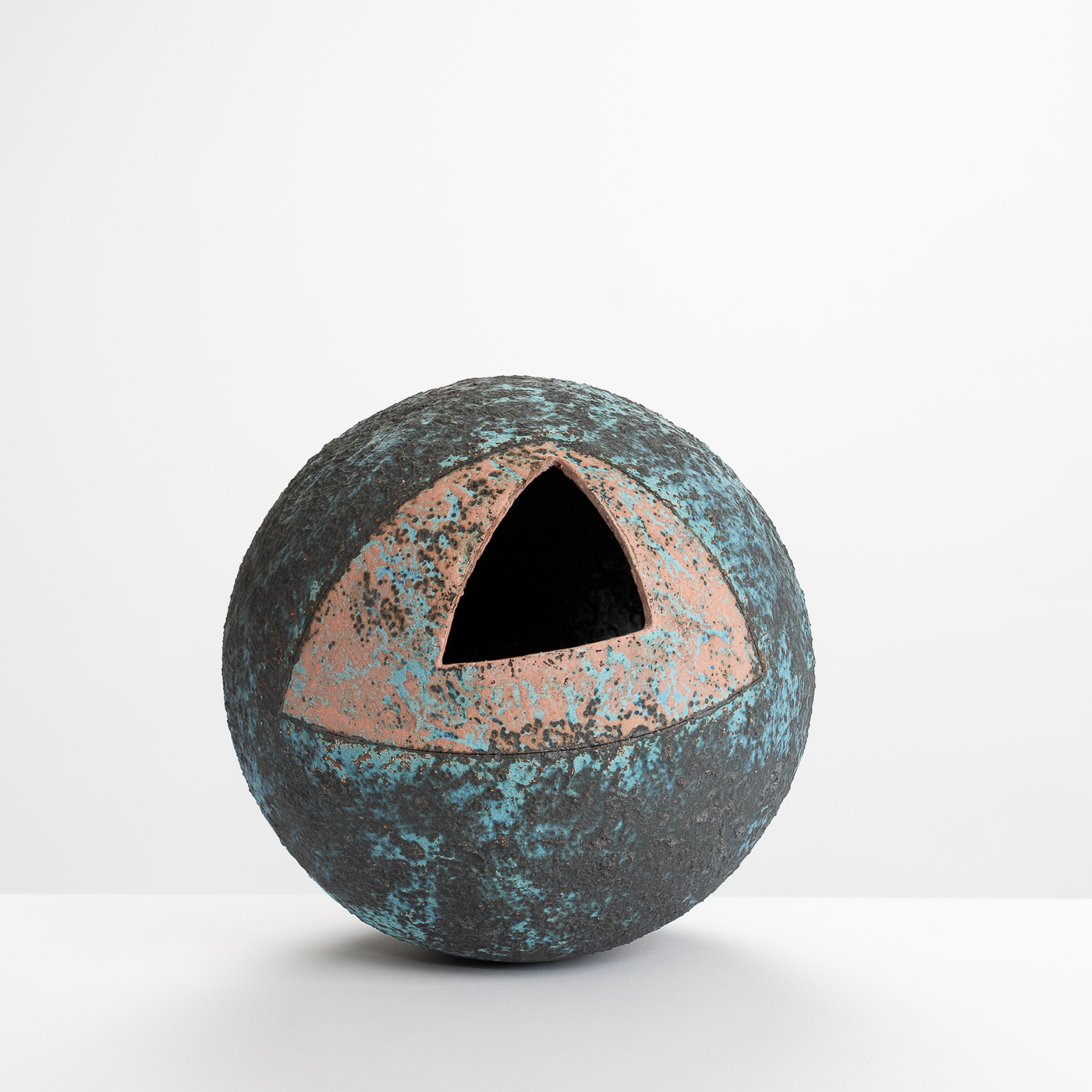 DA253Y97 Vessel Blue/Black and Pink