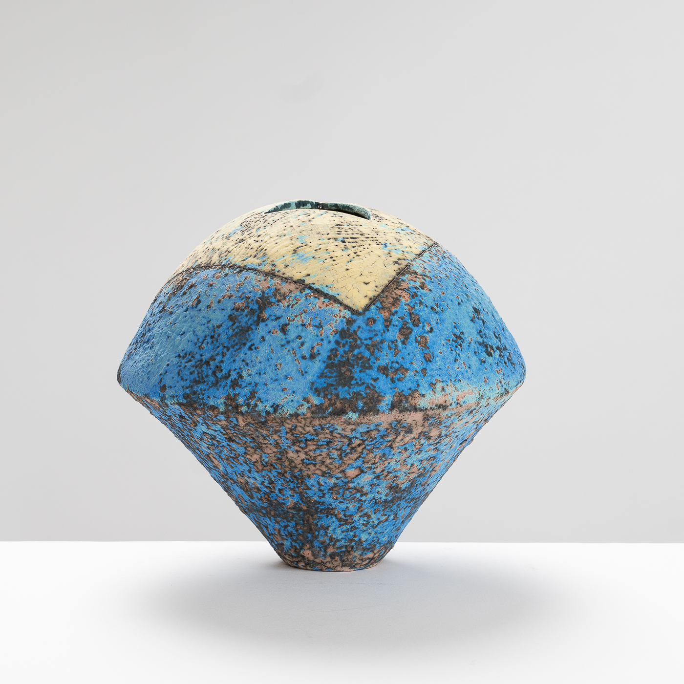 DA253Y98 Vessel Blue and Yellow