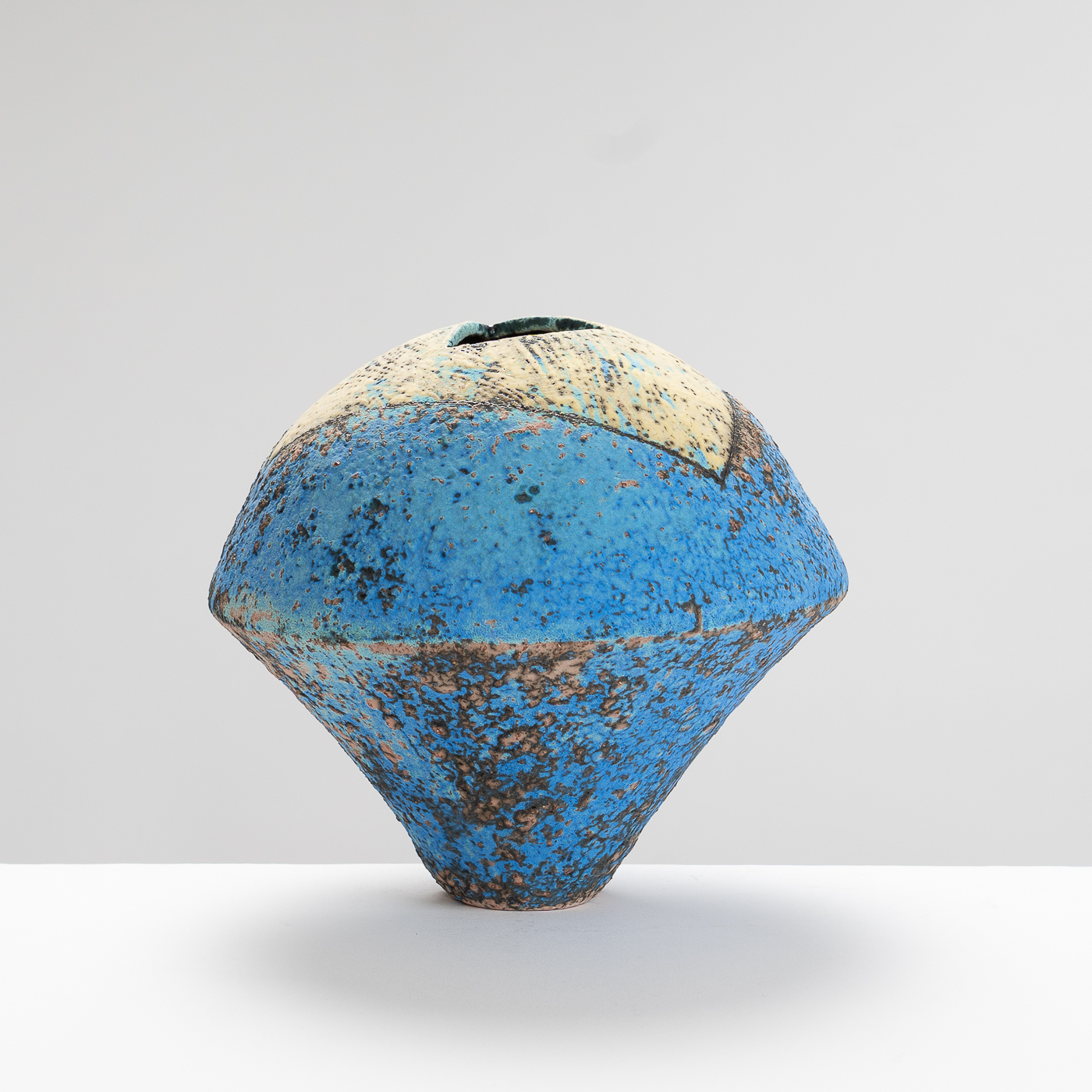 DA253Y98 Vessel Blue and Yellow