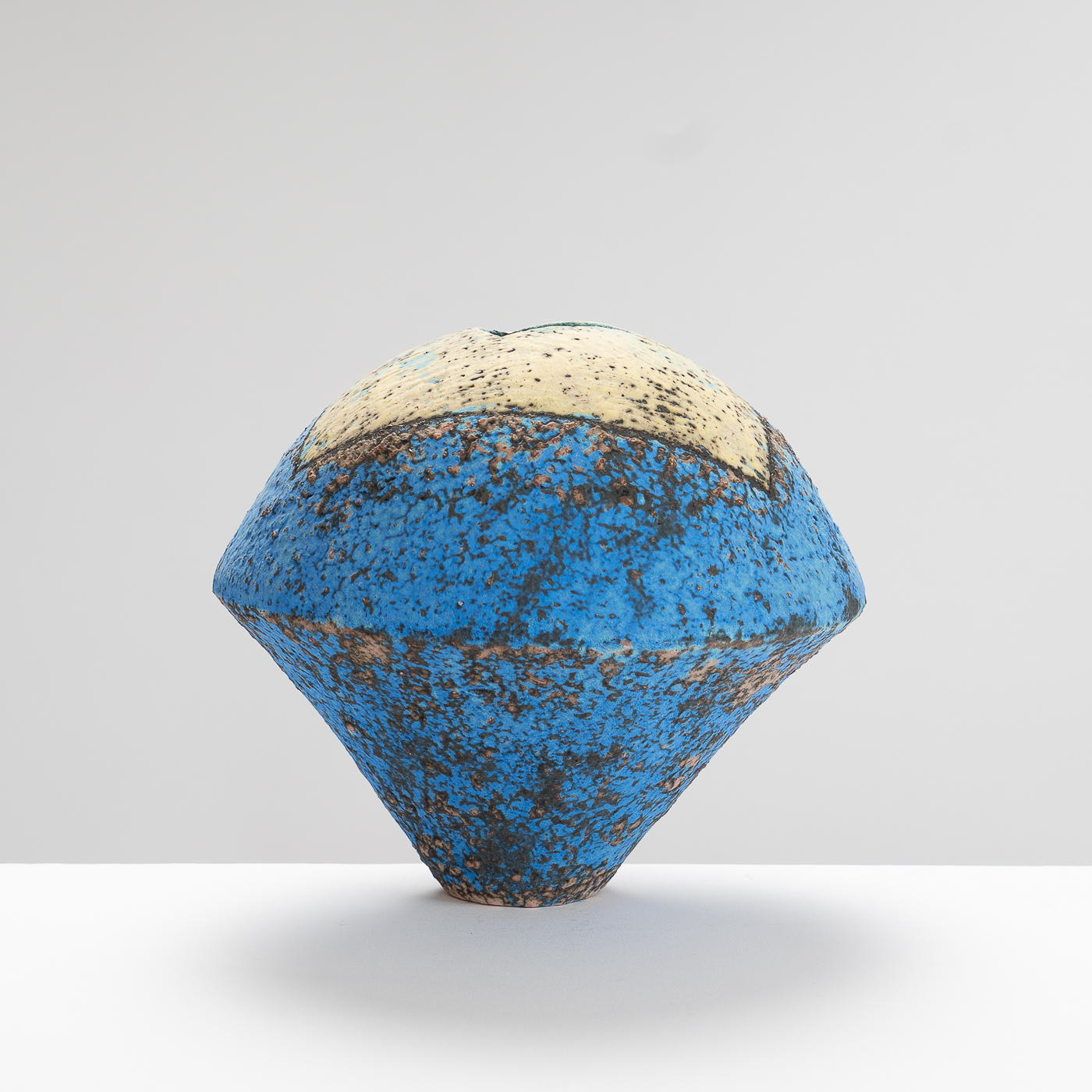 DA253Y98 Vessel Blue and Yellow