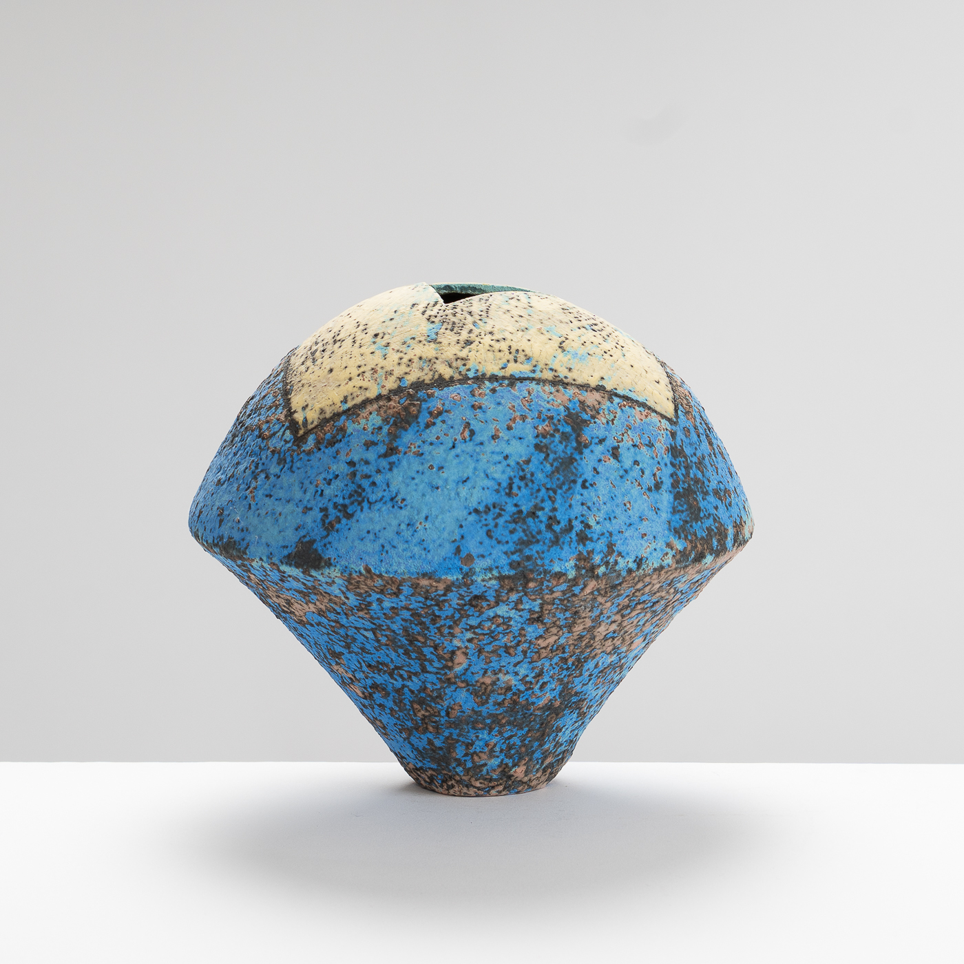 DA253Y98 Vessel Blue and Yellow