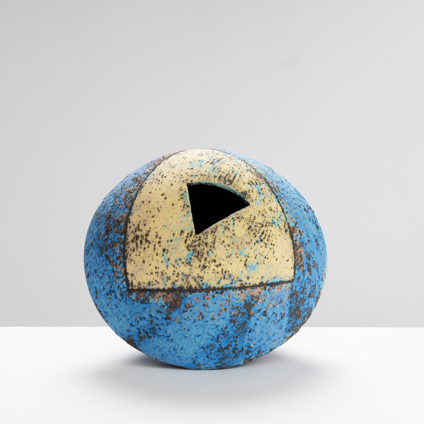 DA253Y98 Vessel Blue and Yellow