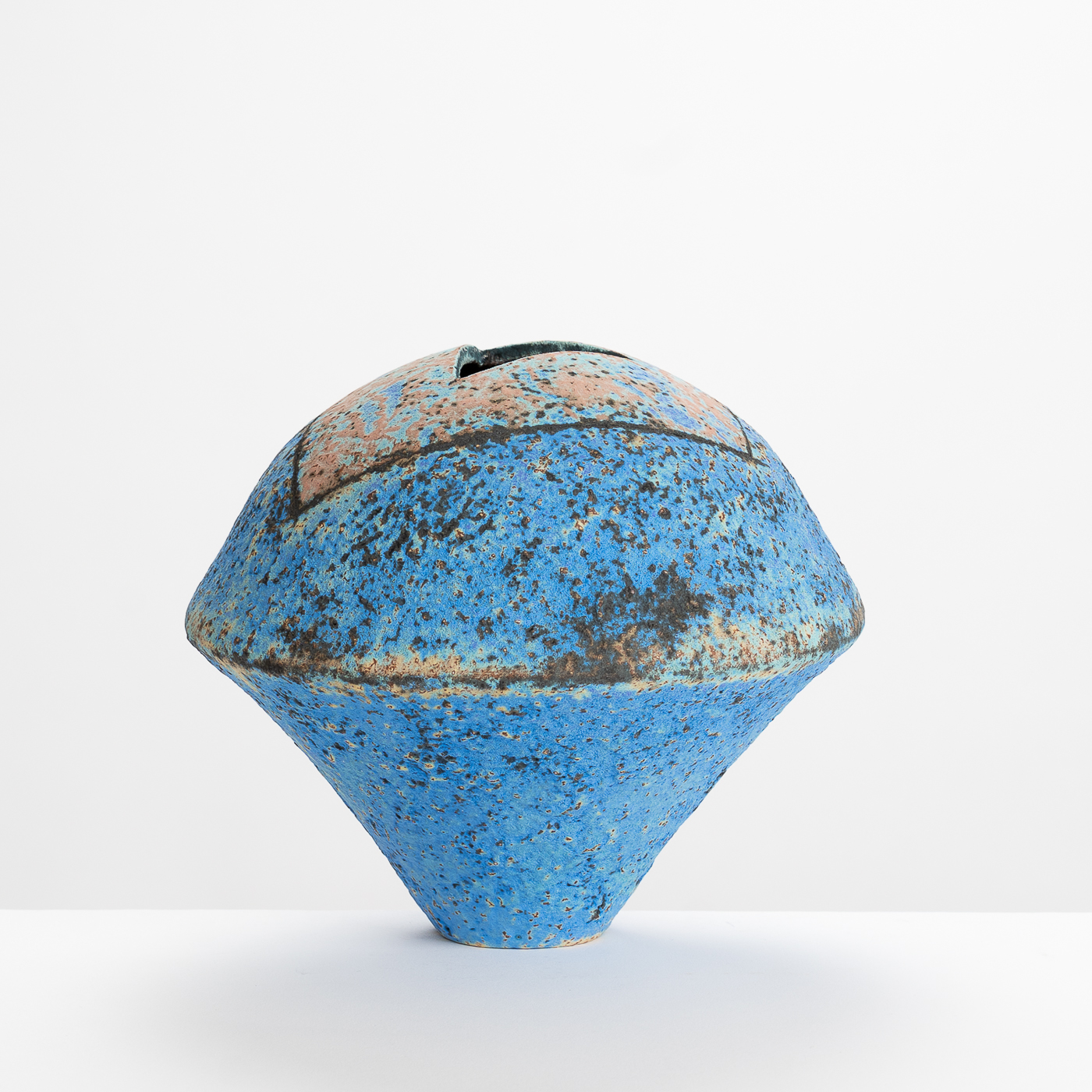 DA253Y99 Vessel Blue and Pink