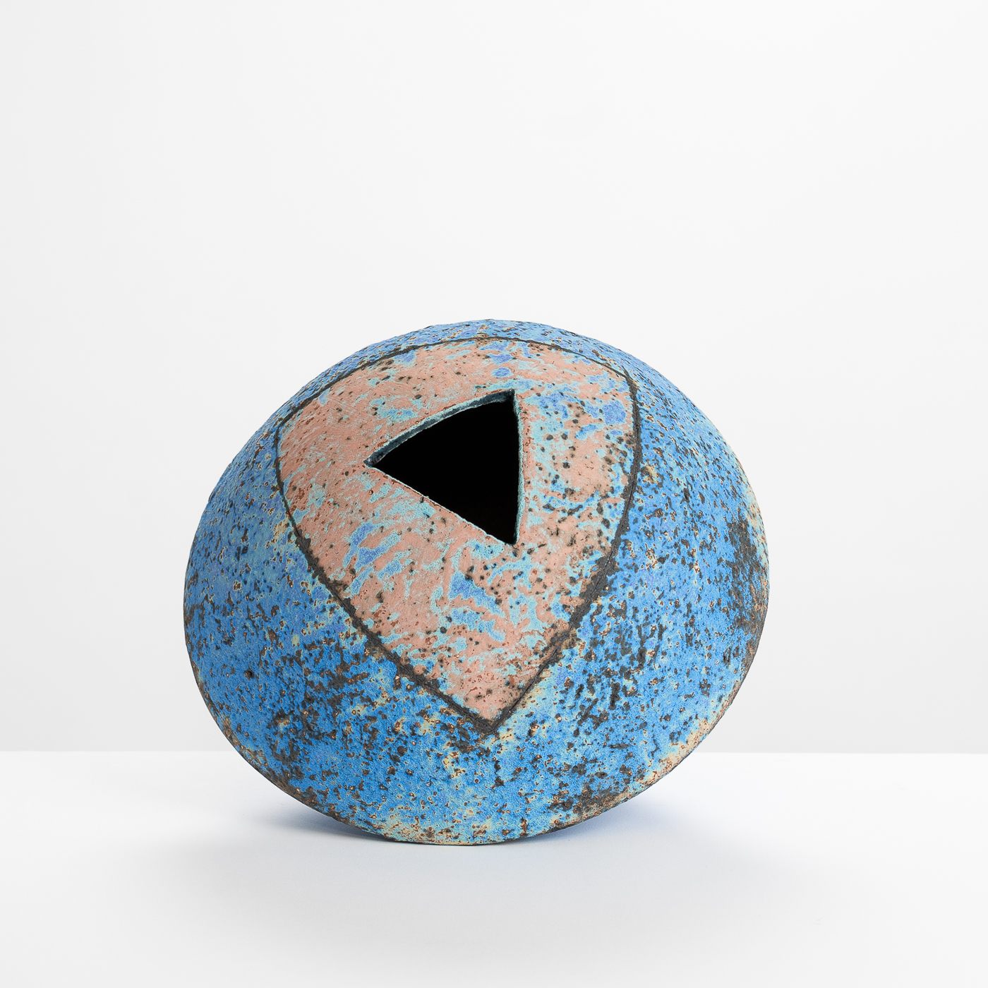 DA253Y99 Vessel Blue and Pink