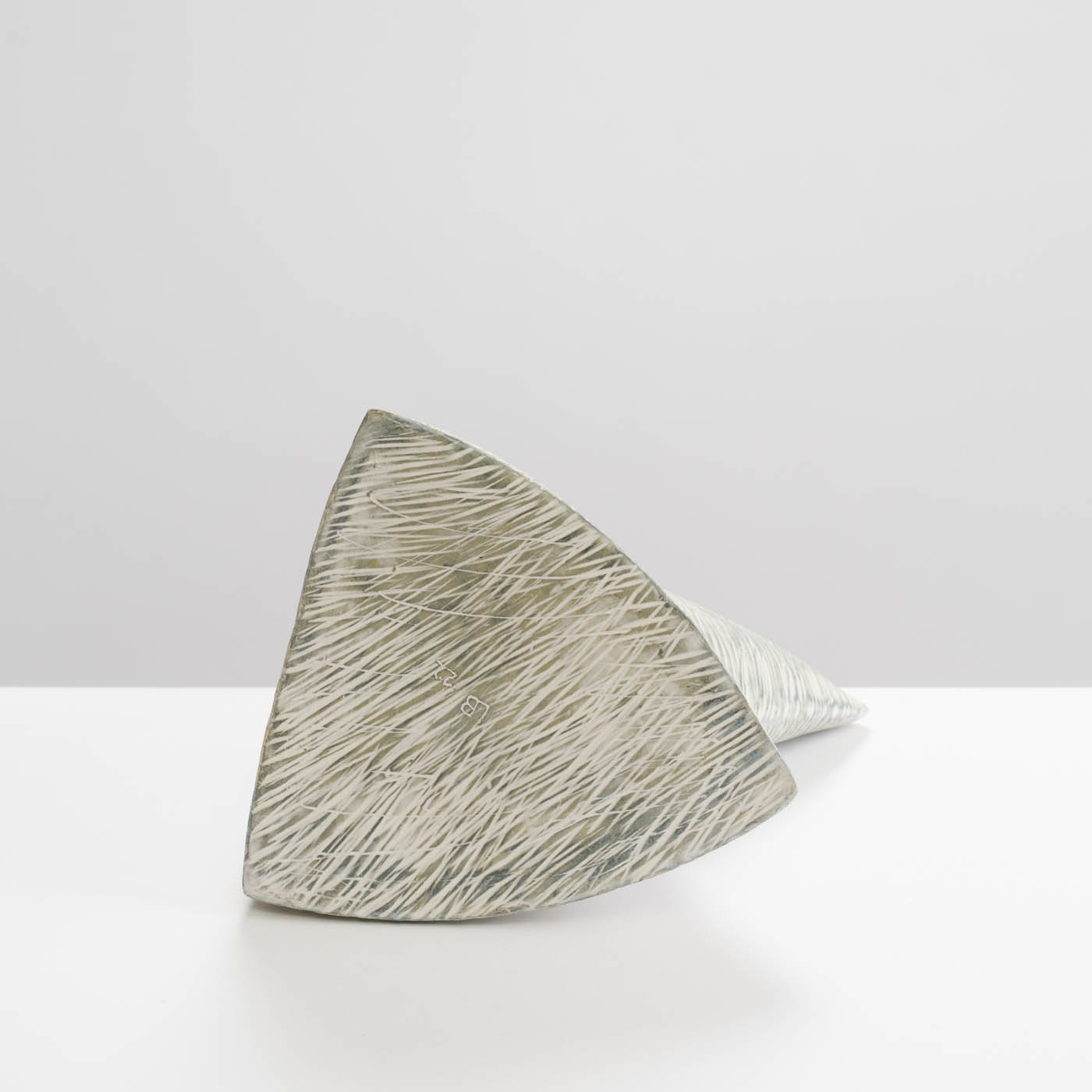 LB21Y52 Linear Silver Grey