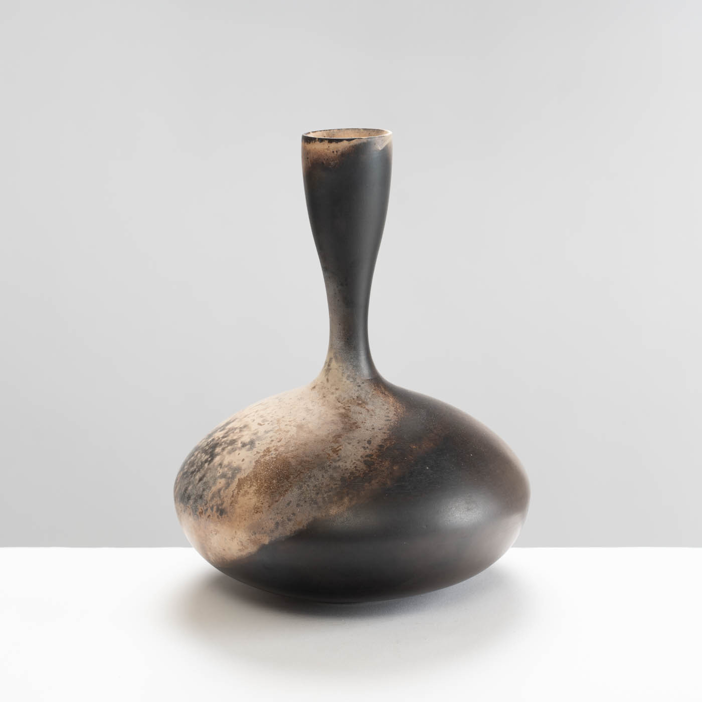 DA77Y185 Long Necked Vessel