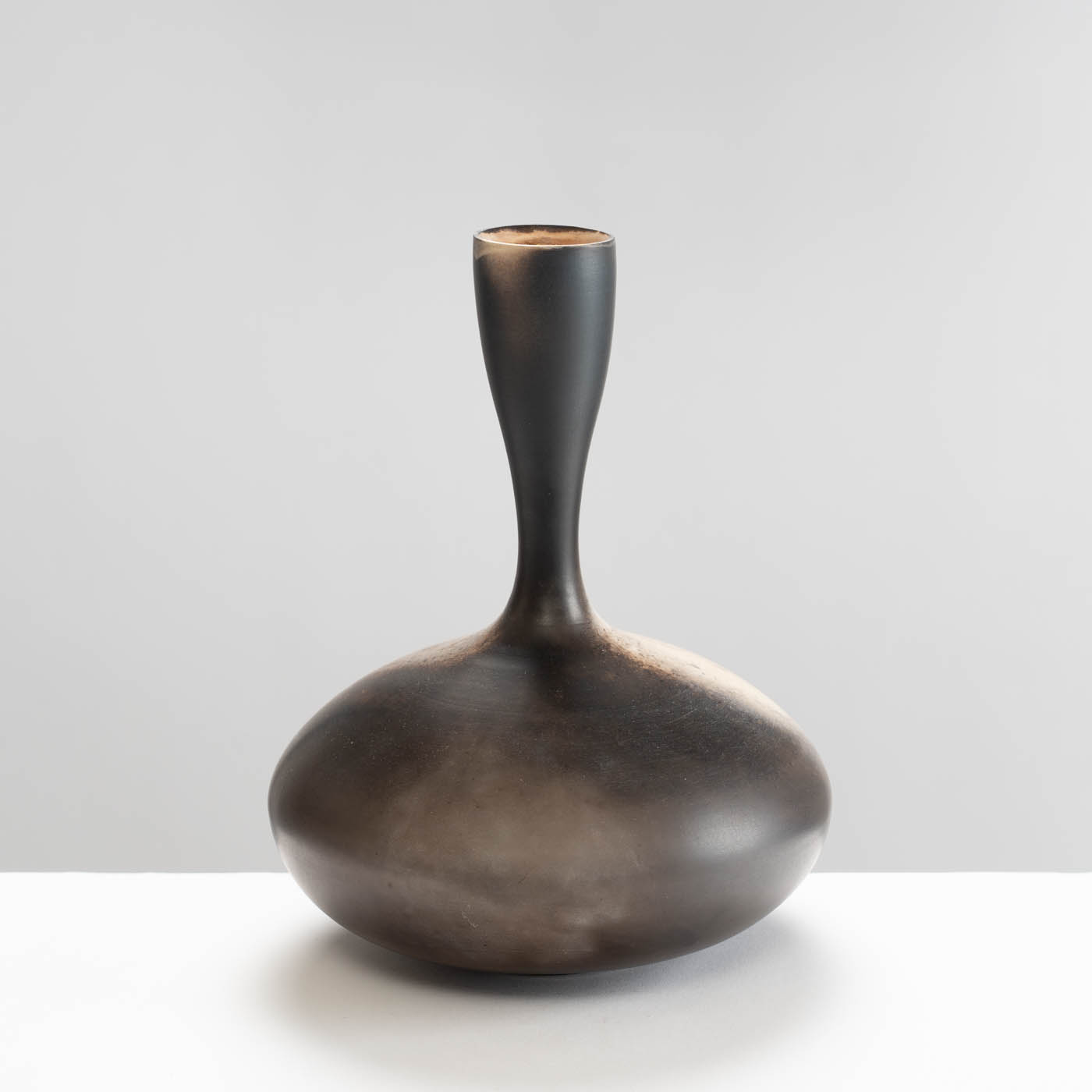 DA77Y185 Long Necked Vessel