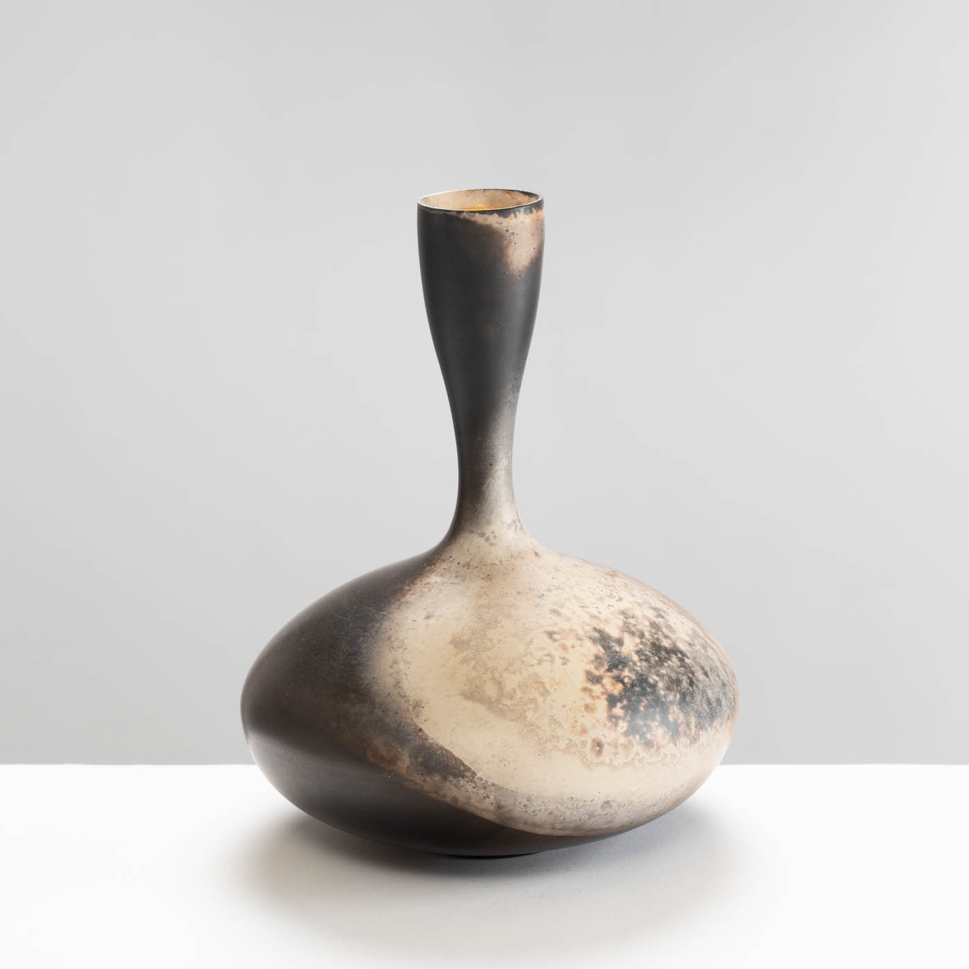 DA77Y185 Long Necked Vessel