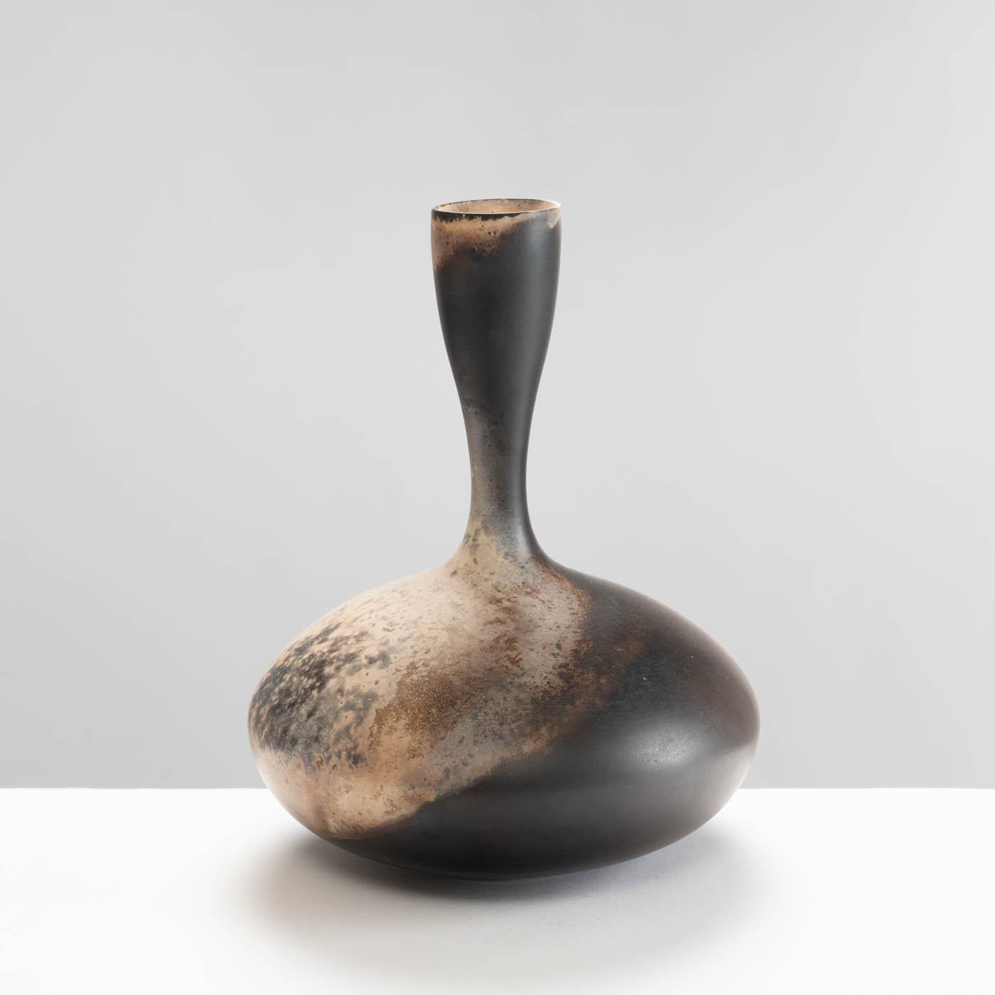 DA77Y185 Long Necked Vessel