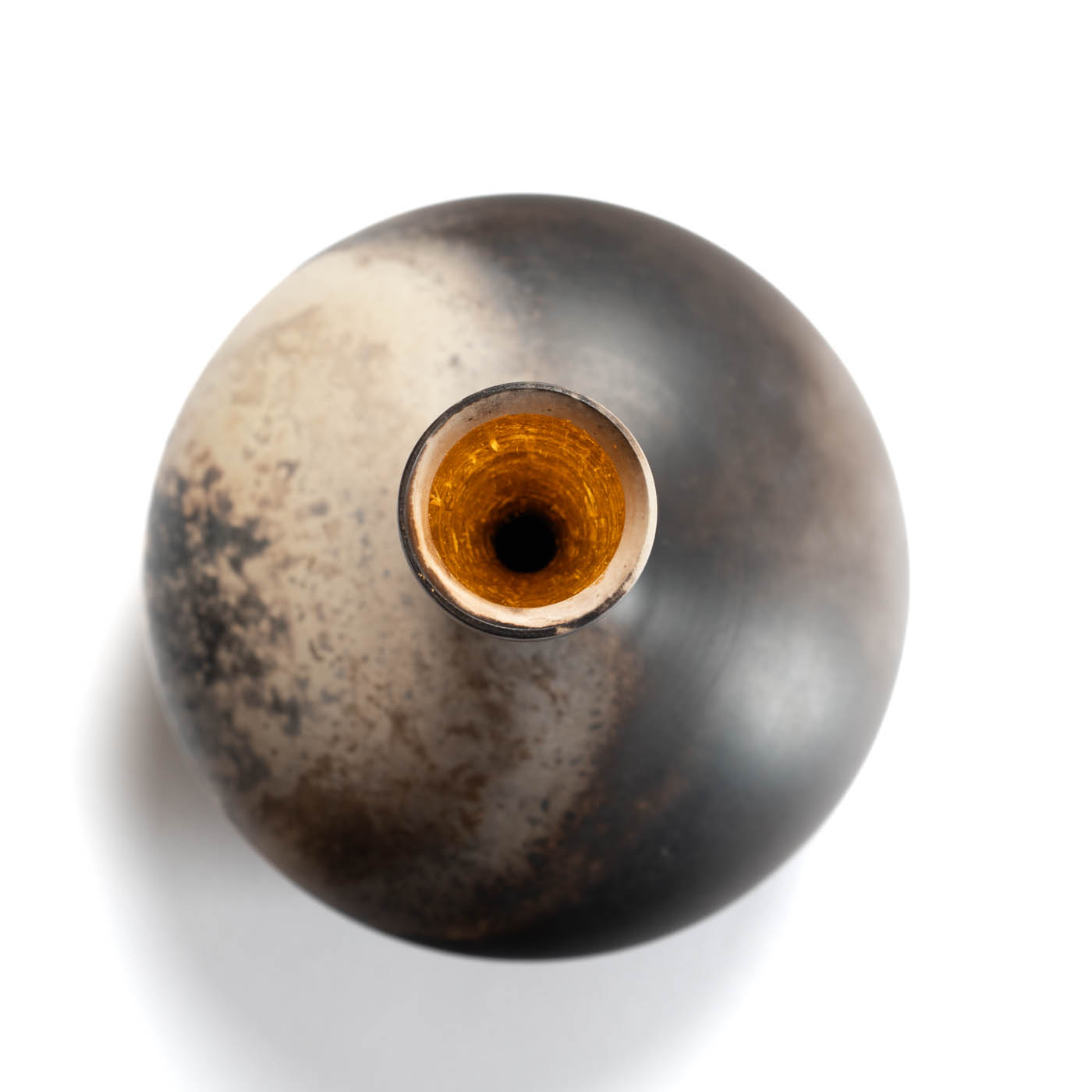 DA77Y185 Long Necked Vessel