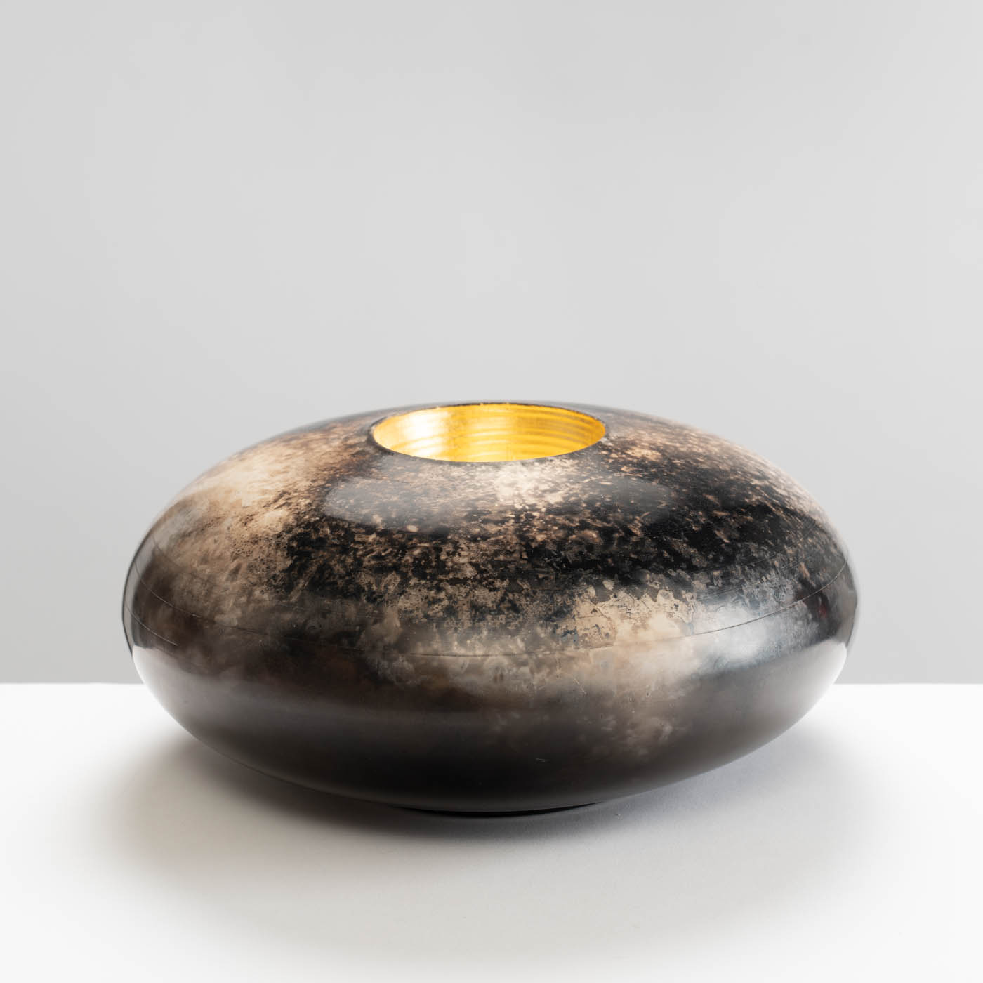 DA77Y186 Rounded Vessel