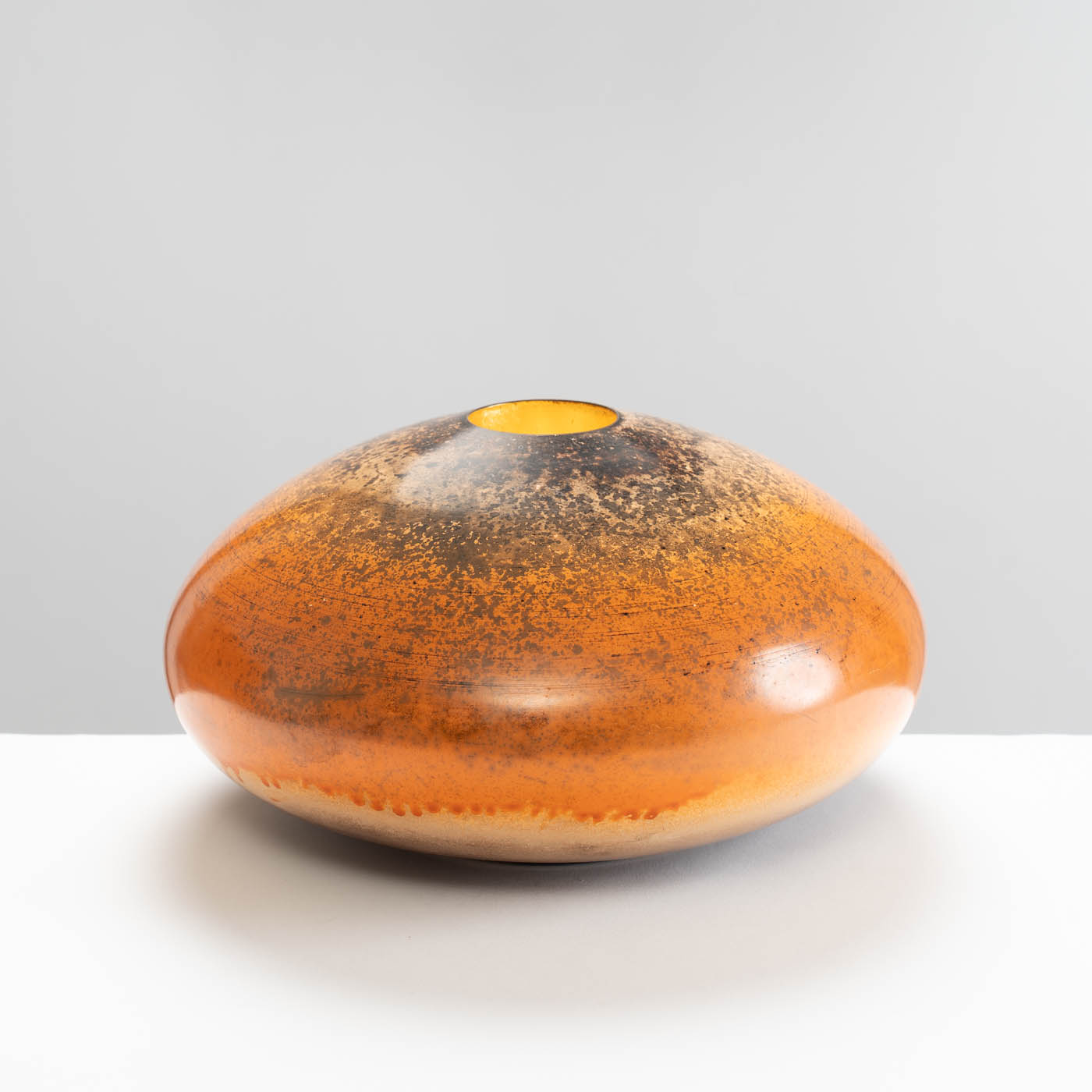 DA77Y187 Rounded Vessel