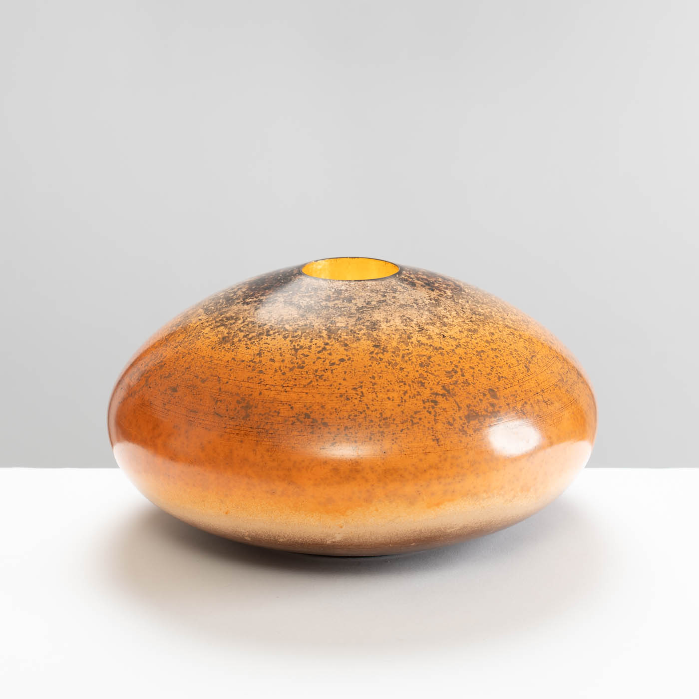 DA77Y187 Rounded Vessel