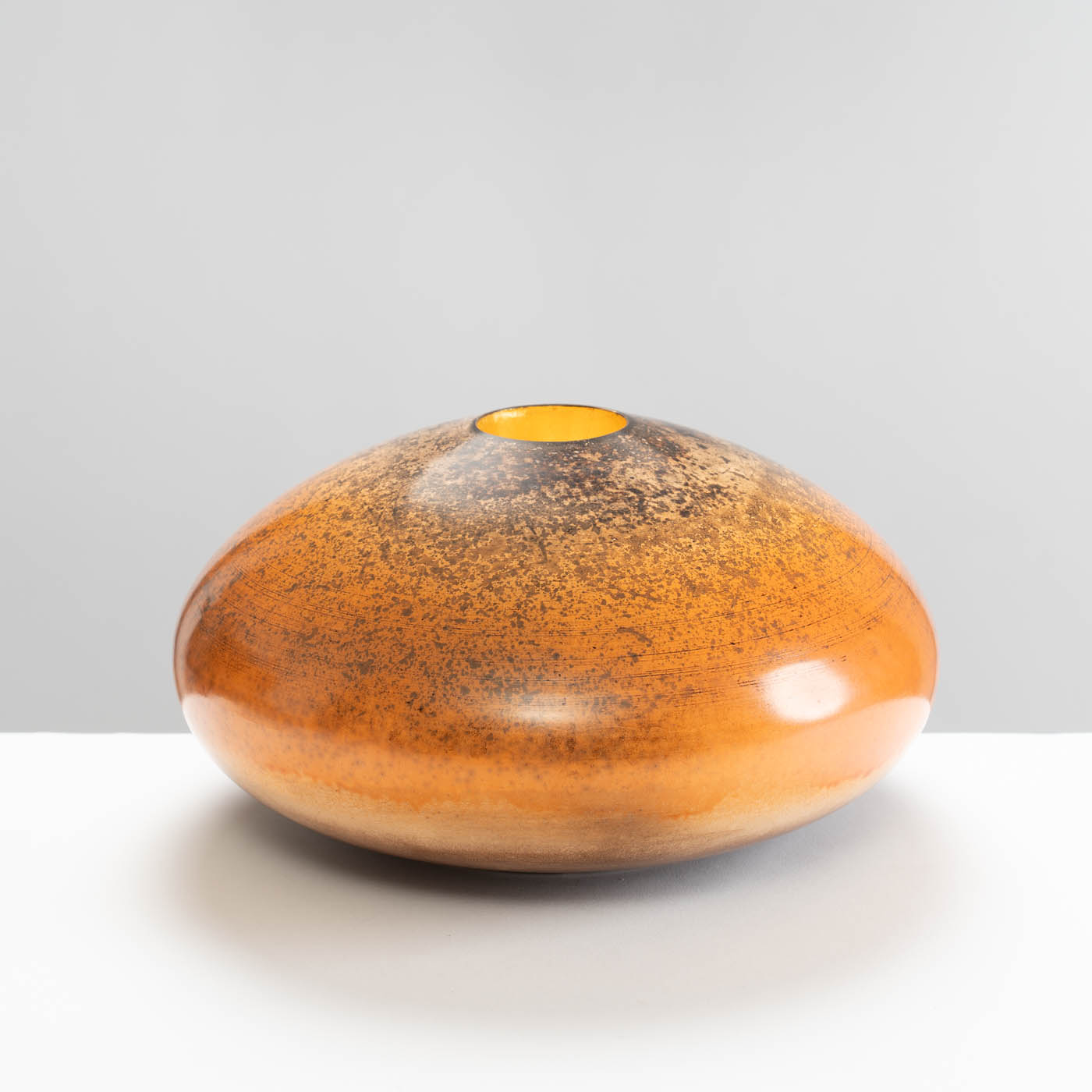 DA77Y187 Rounded Vessel