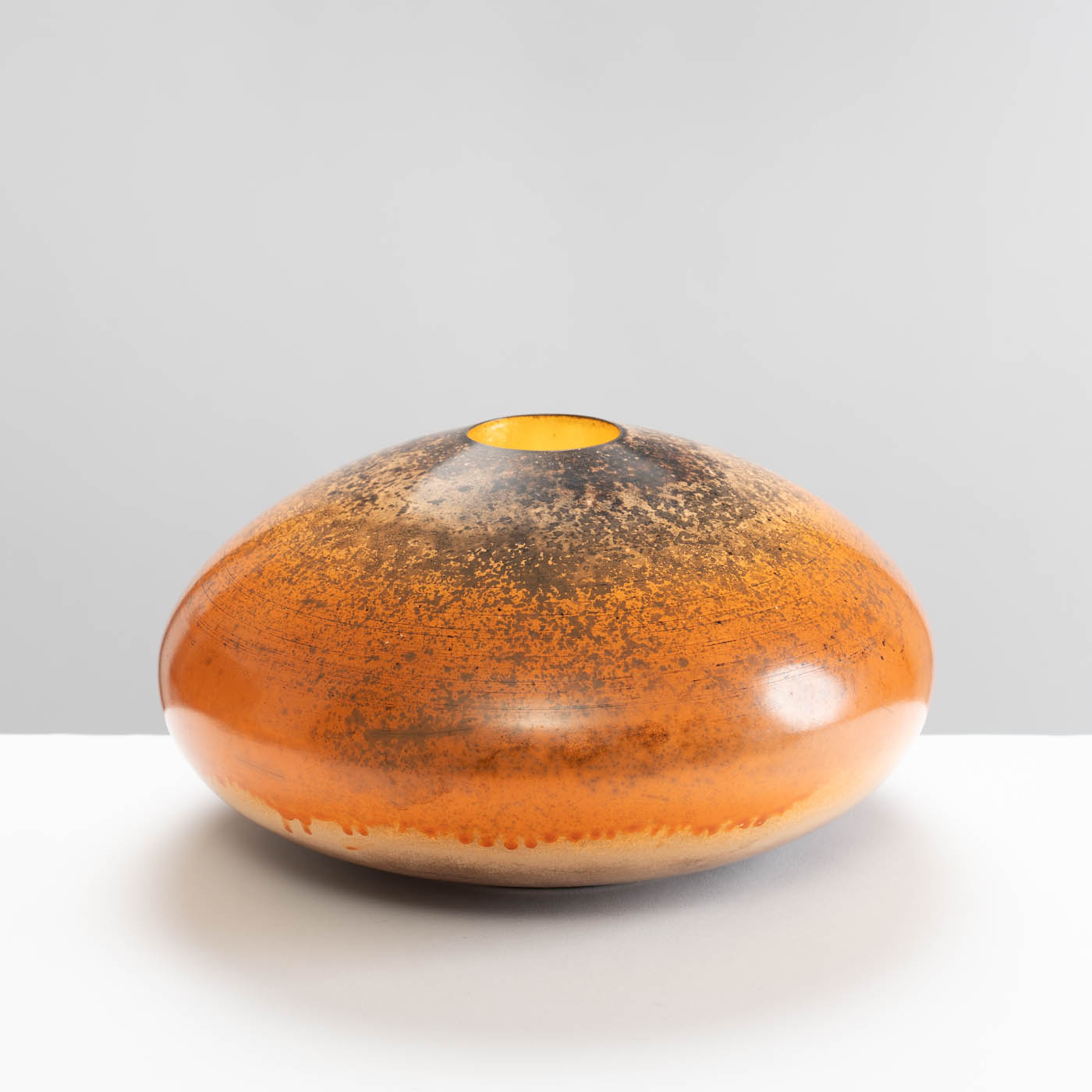 DA77Y187 Rounded Vessel