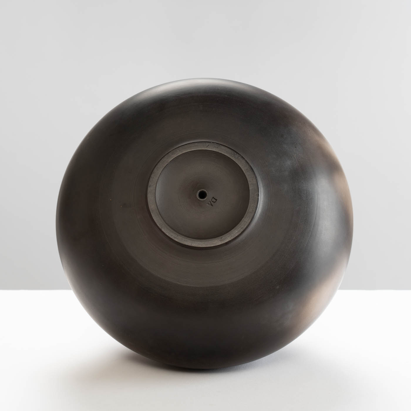 DA77Y189 Rounded Vessel