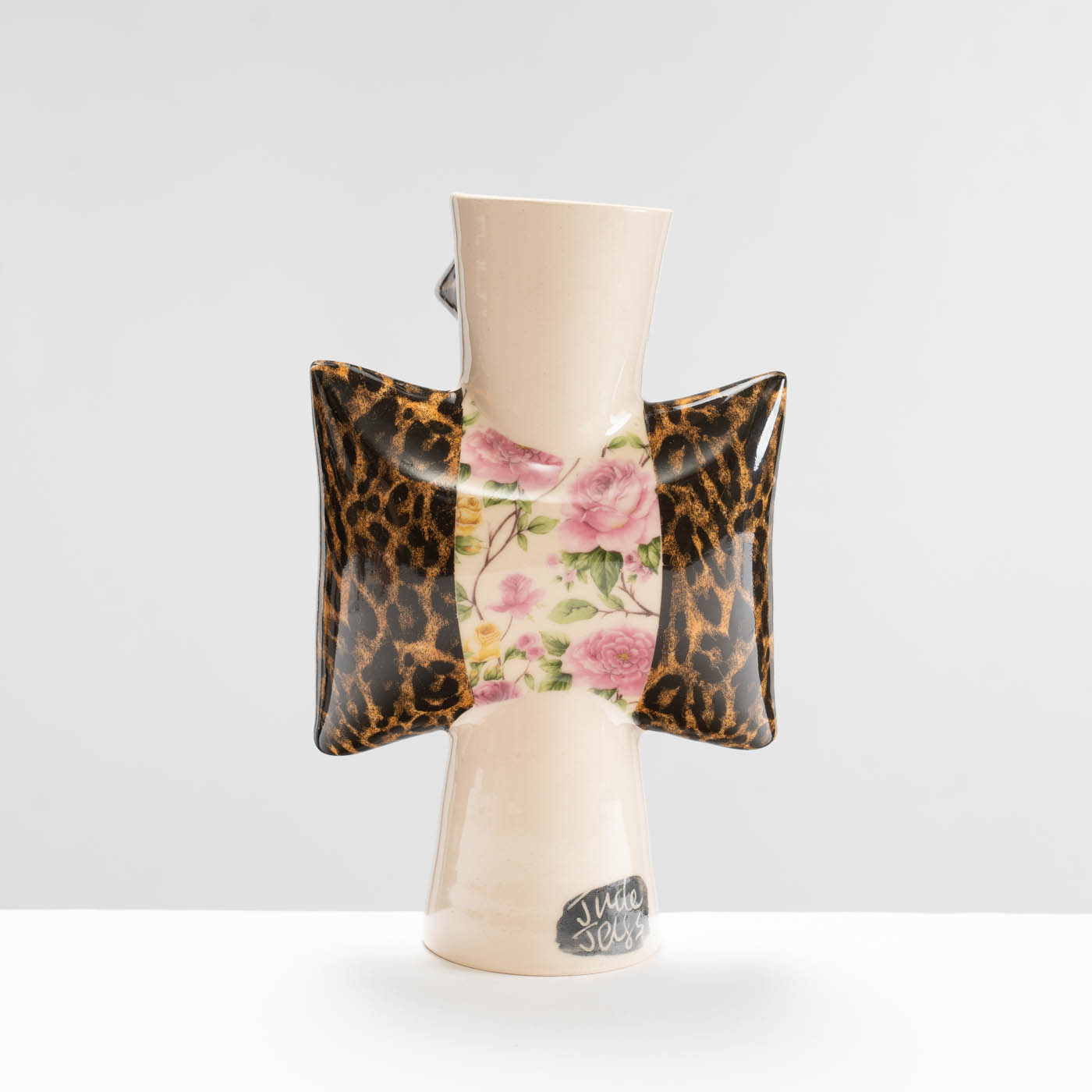 JJ213X193 Abstract Woman with Leopard Print Jacket