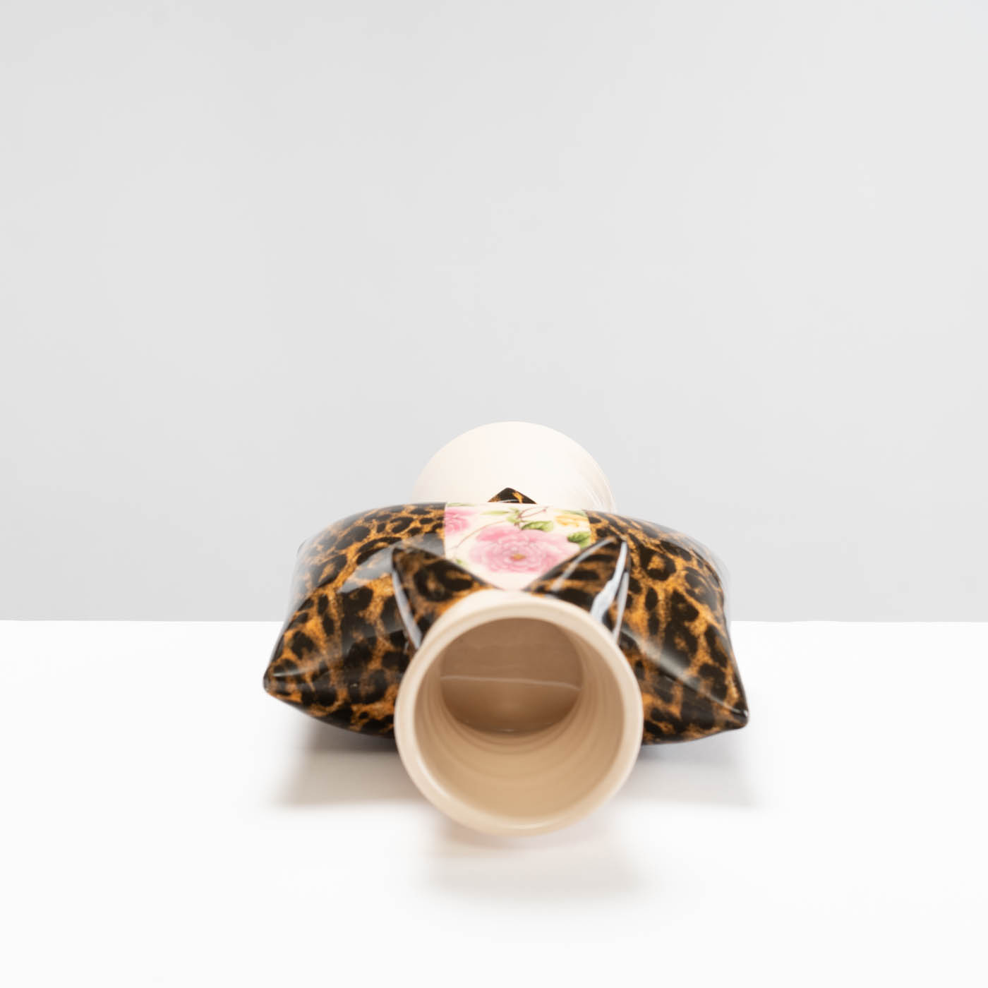 JJ213X193 Abstract Woman with Leopard Print Jacket