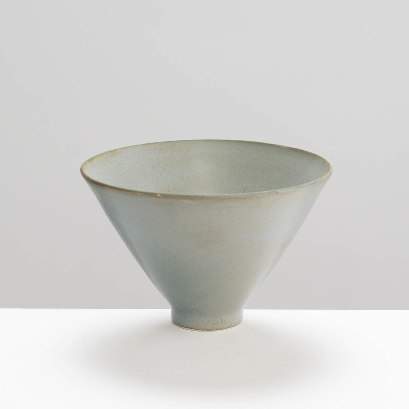 RH578Y64 Dish Blue-Grey