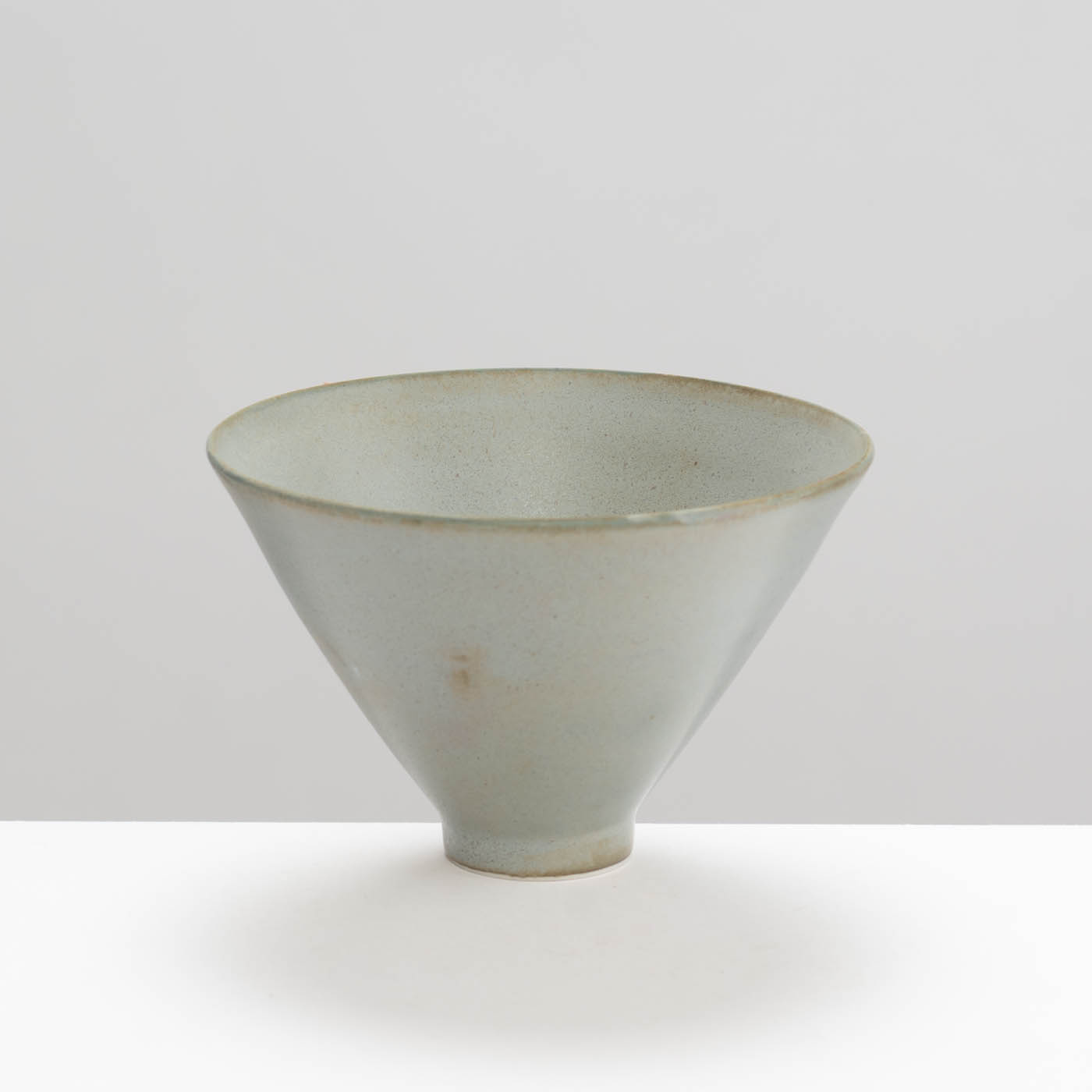 RH578Y64 Dish Blue-Grey