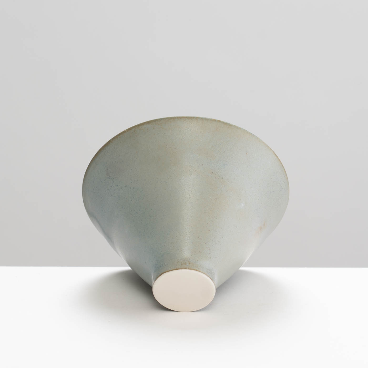 RH578Y64 Dish Blue-Grey