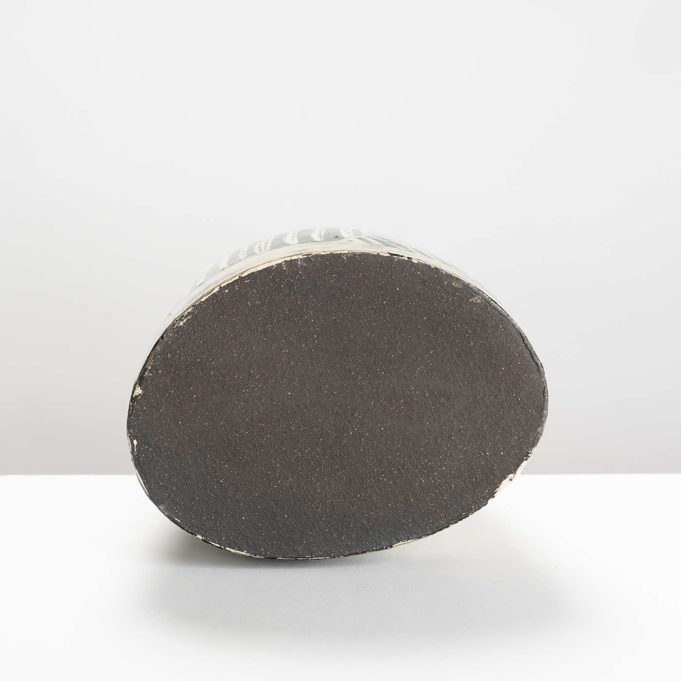 RP56Y1147 Black Vessel