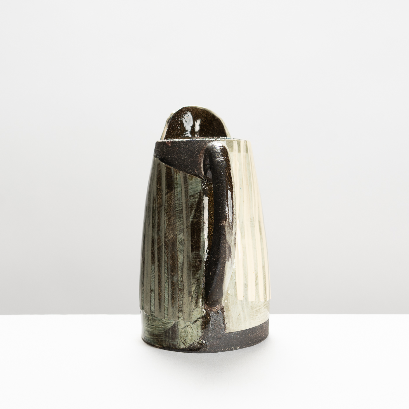 RP56Y1148 Small Black Oval Jug