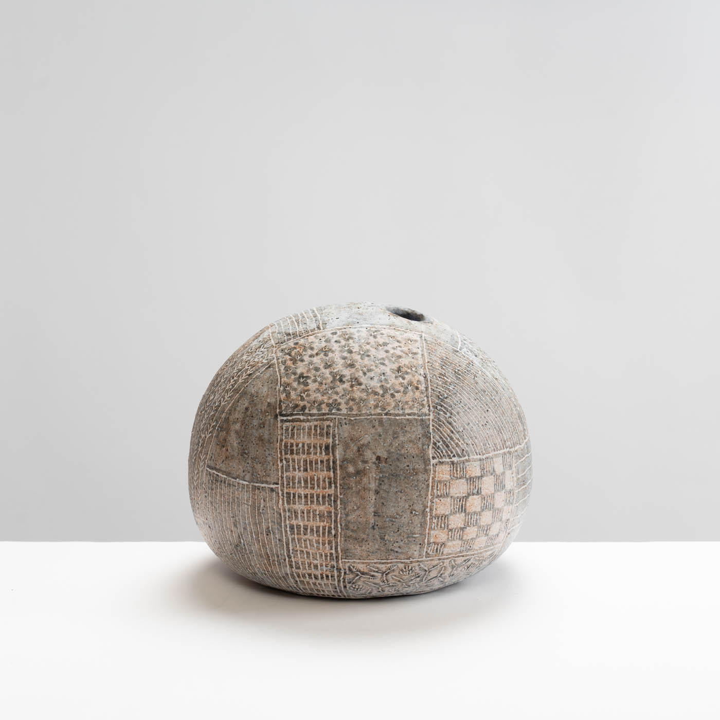 YT273Y1230 Medium Round Tsubo