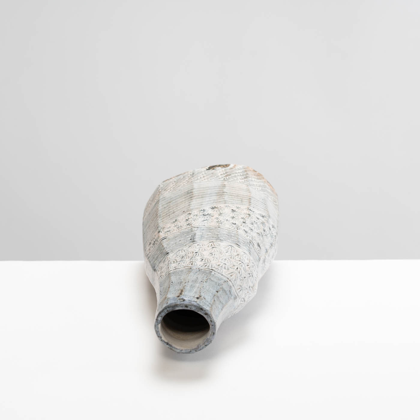 YT273Y1232 Meander Vase Tall