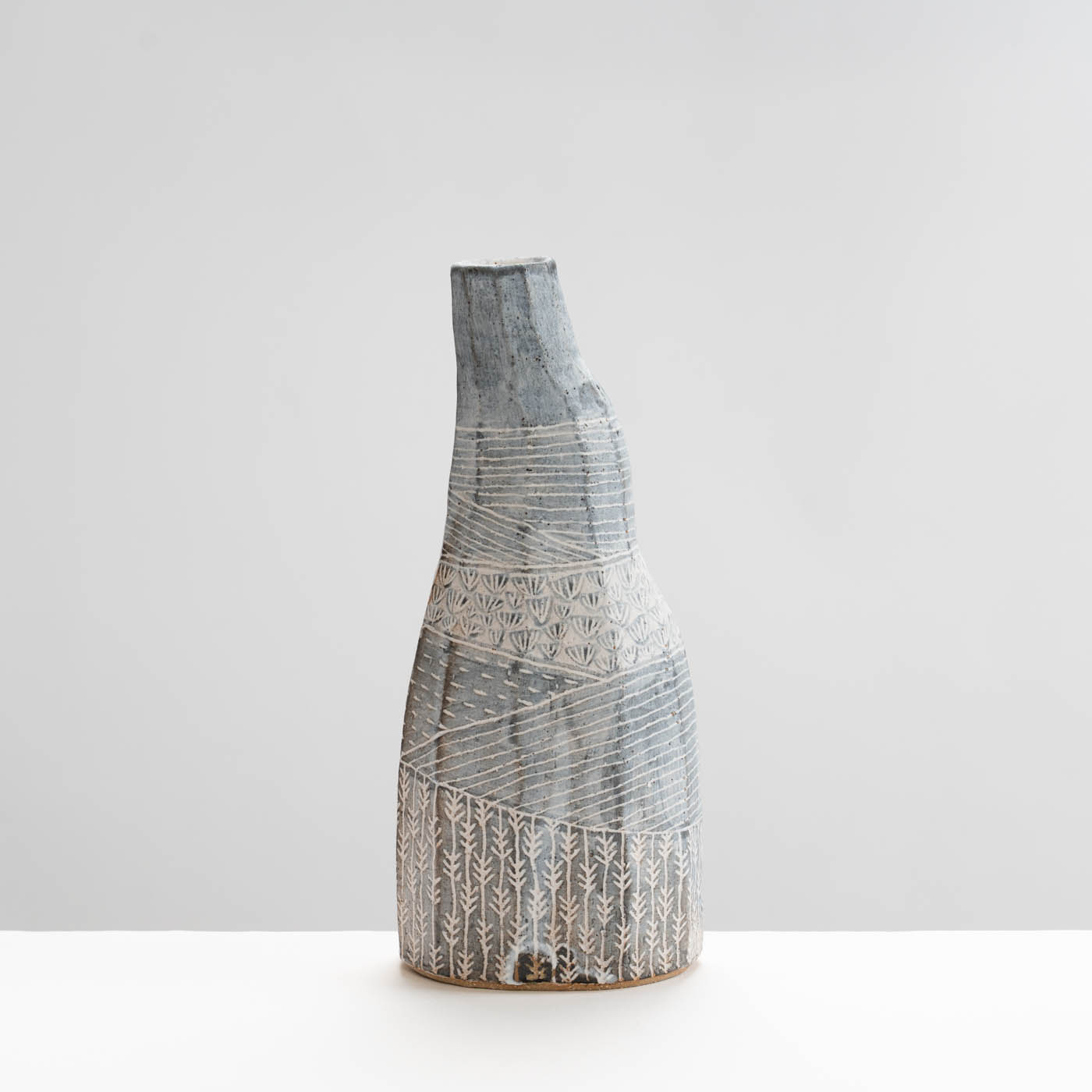 YT273Y1233 Meander Vase Medium