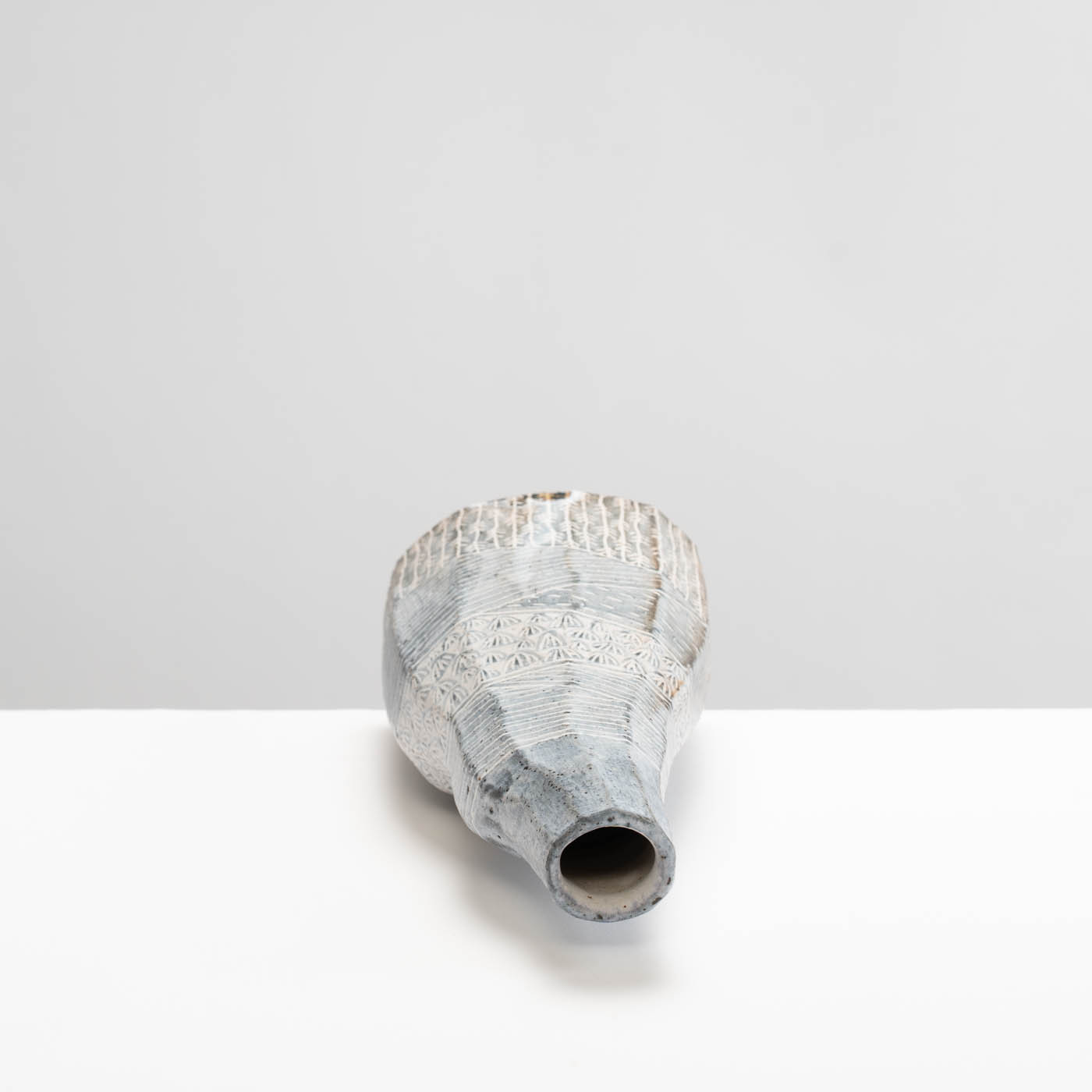 YT273Y1233 Meander Vase Medium