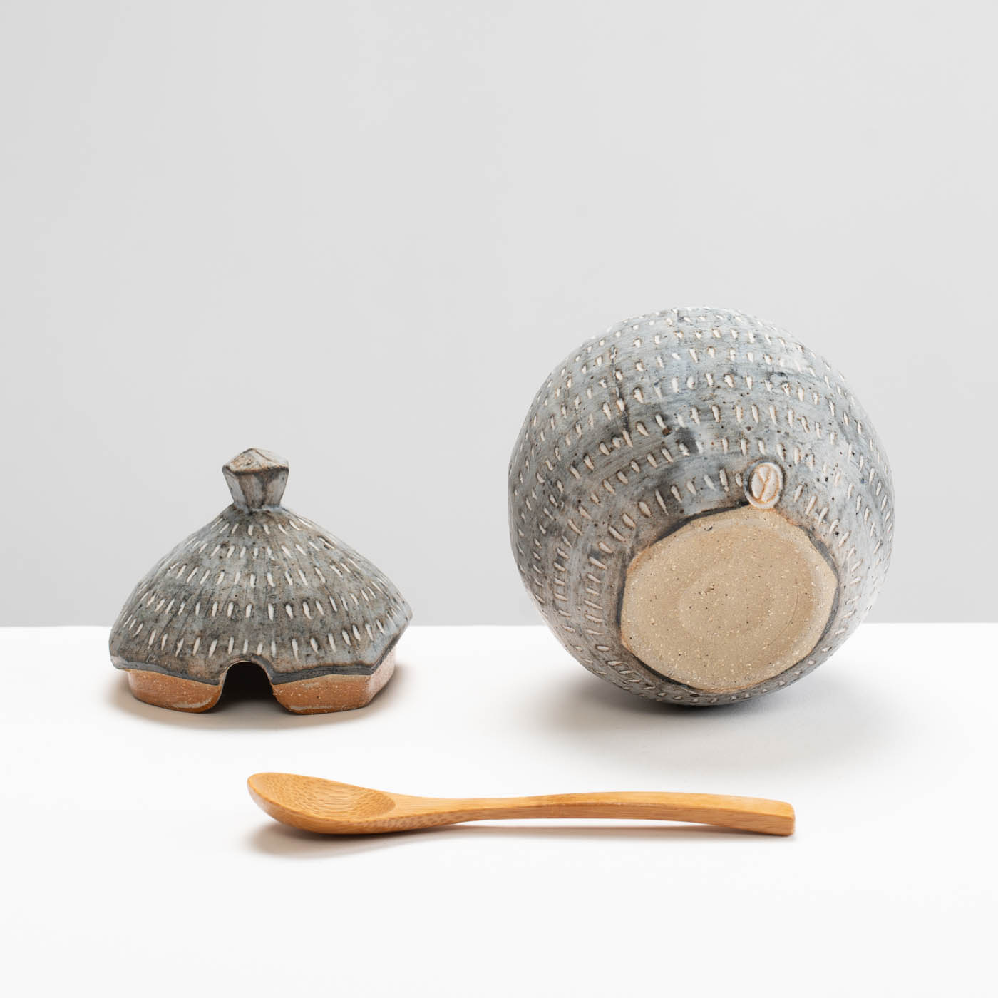 YT273Y1271 Sugar Pot