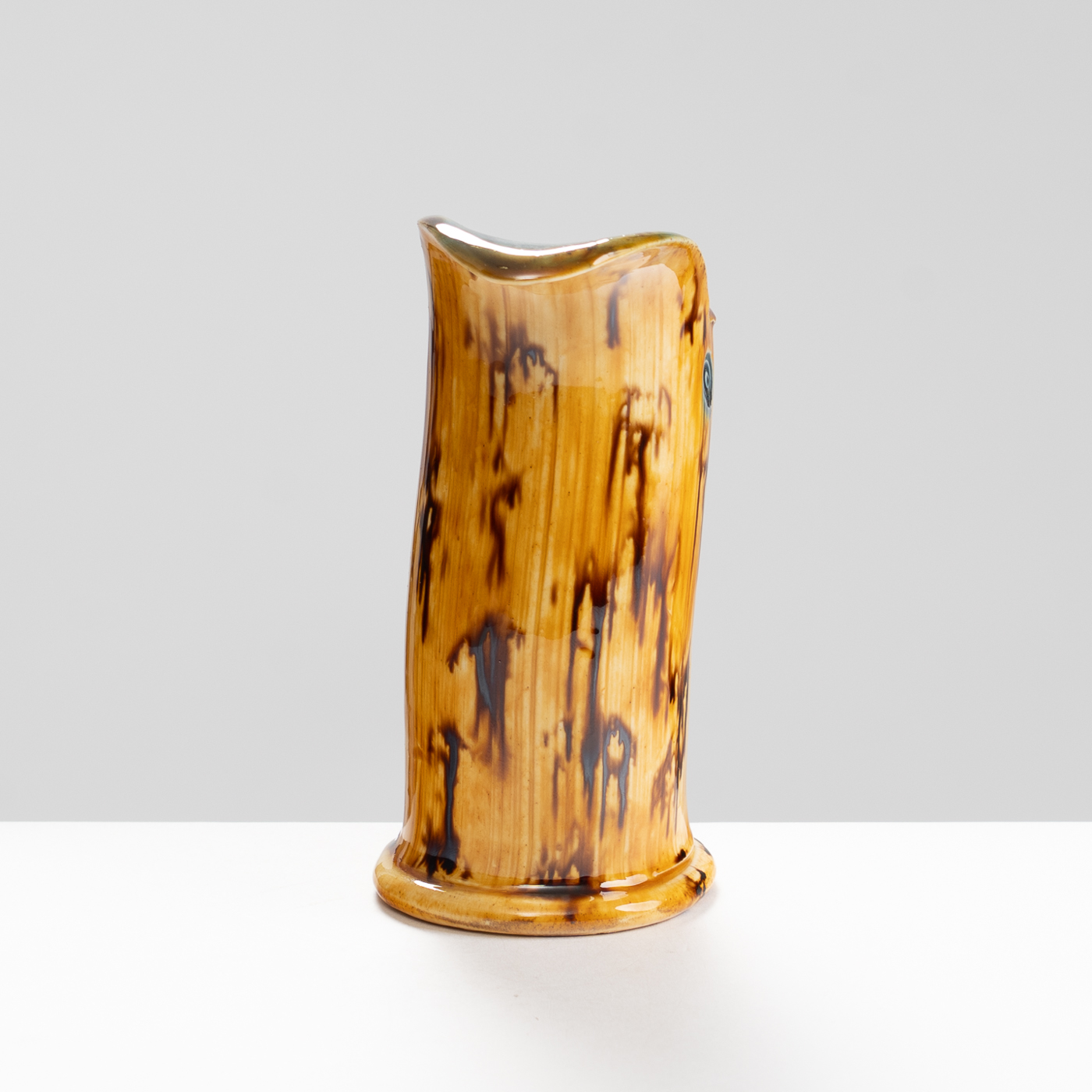 WK30Y593 thorned jug